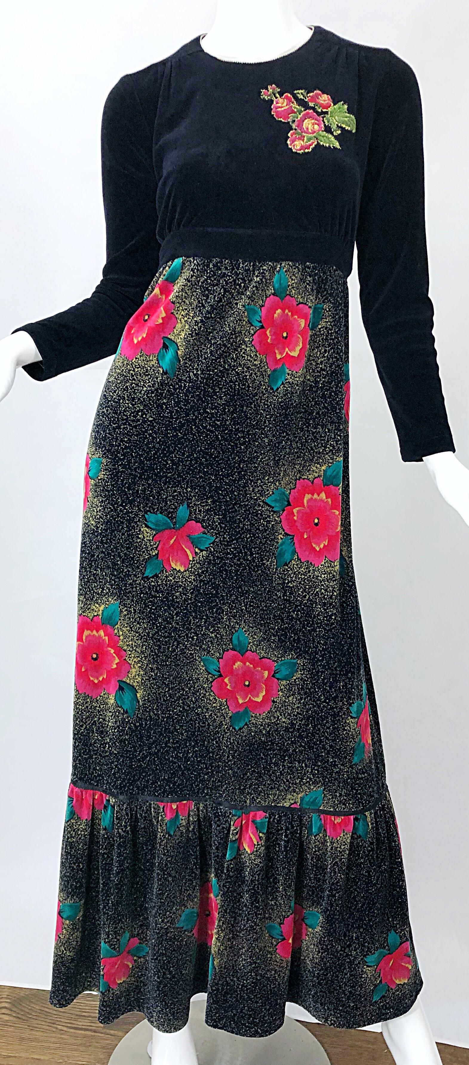 Women's 1970s Poinsettia Print Embroidered Beaded Velvet Velour Holiday Maxi Dress Gown For Sale