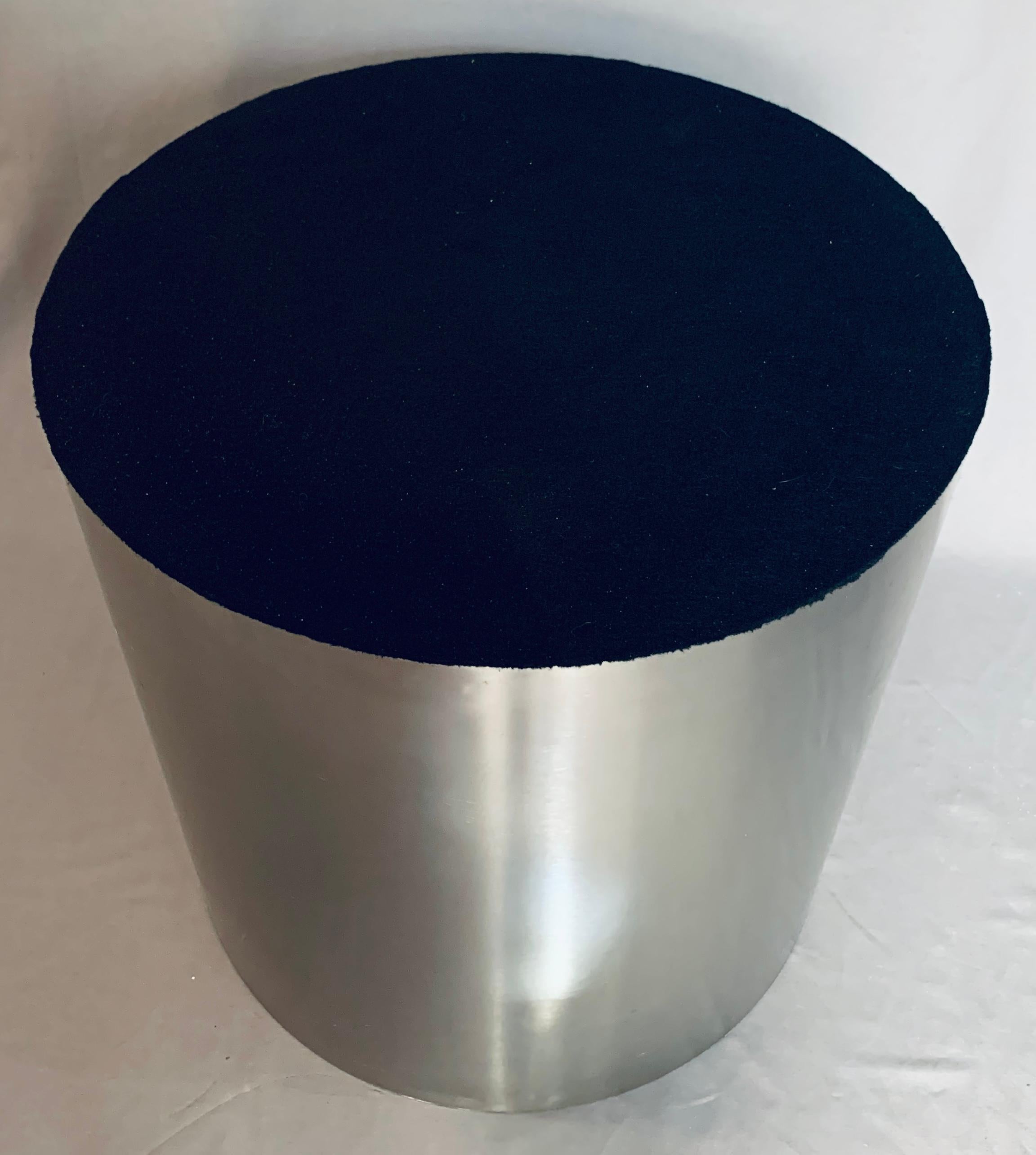 1970 - Table de salle à manger circulaire en acier inoxydable poli, cylindre et verre fumé en vente 2