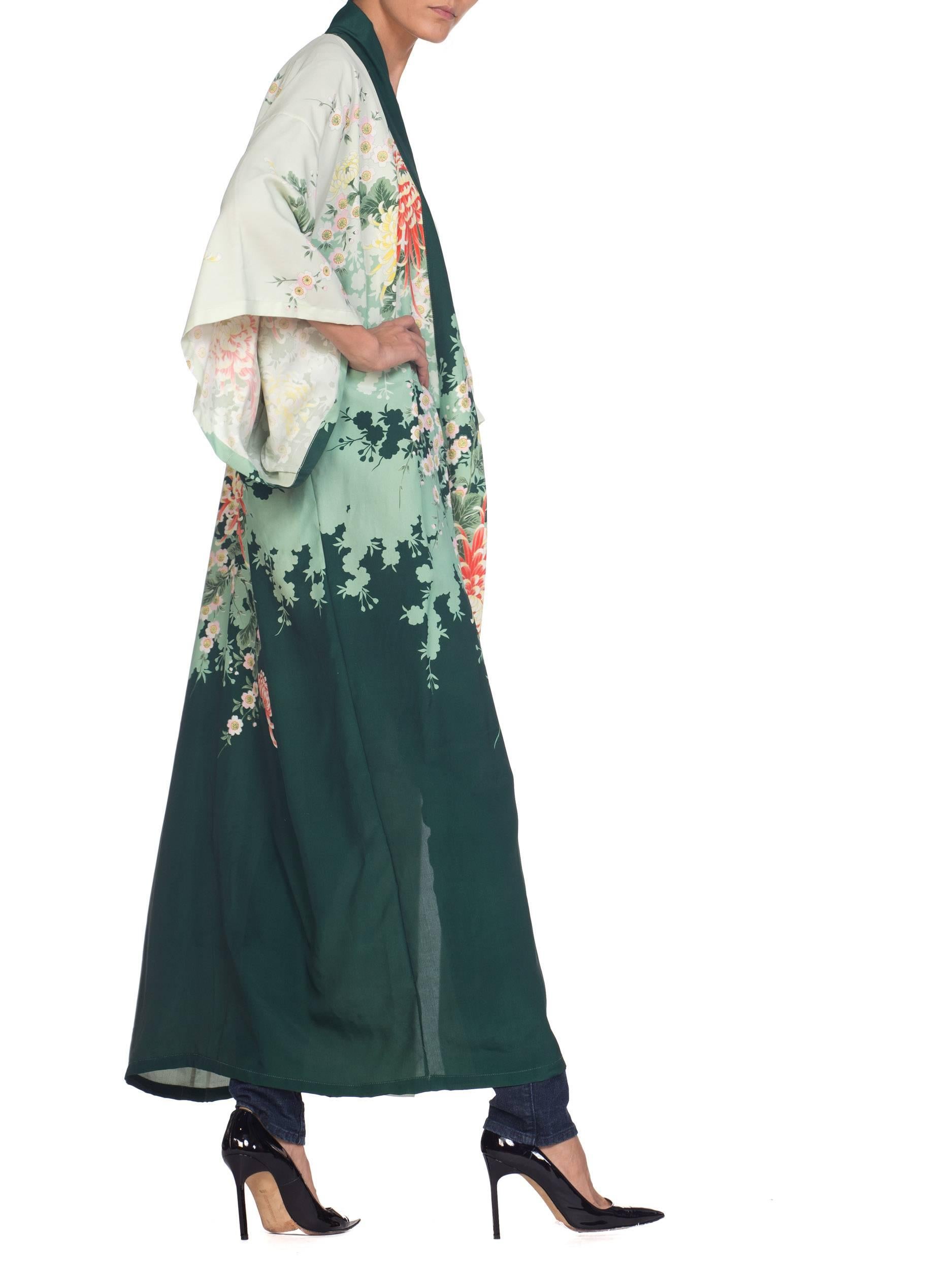 Poly-Kimono in Grün mit Blumenmuster, 1970er Jahre 1