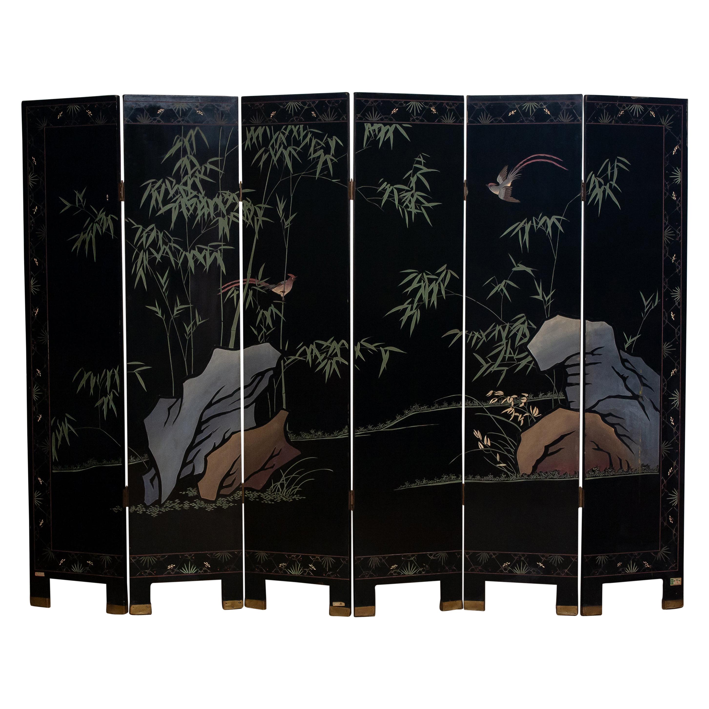 Beautiful gold-plated double face chinoiserie Bakelite polychromed with 3D effect folding screen from the end of the 1970s, China.
Measures: Height 183cm or 72 inches
Wide 246cm or 97 inches.