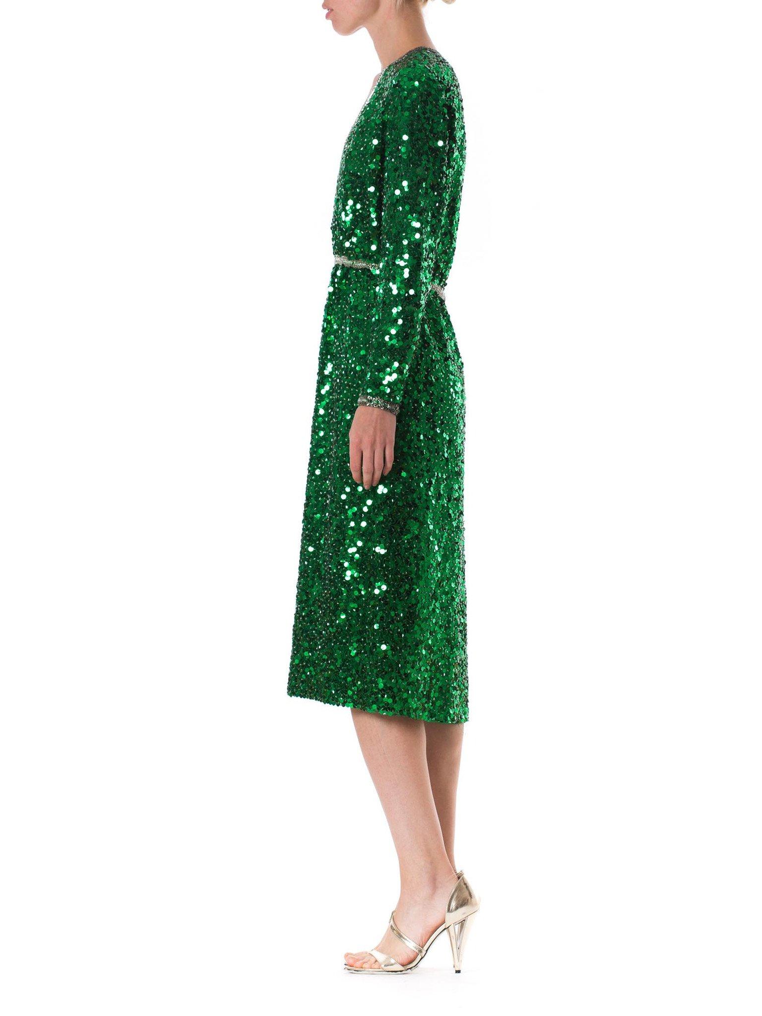 1970S Kelly Green Hand Beaded Long Sleeve Low Cut Cocktail Dress In Excellent Condition In New York, NY