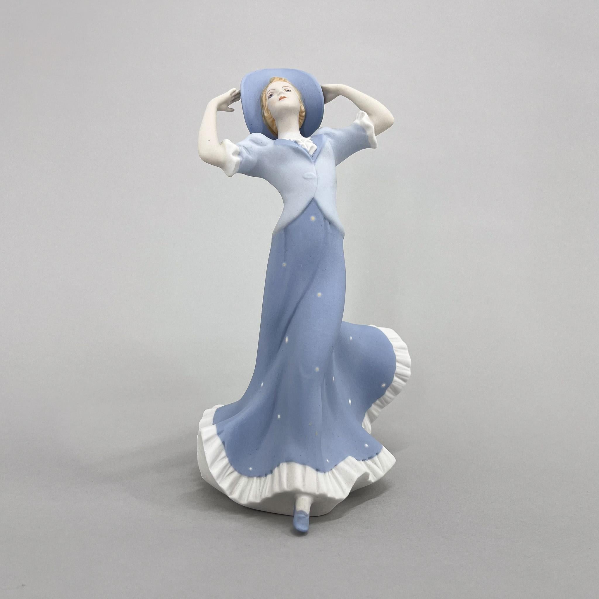 1970er Porzellanskulptur 'Dame mit Hut' von Royal Dux im Angebot 4