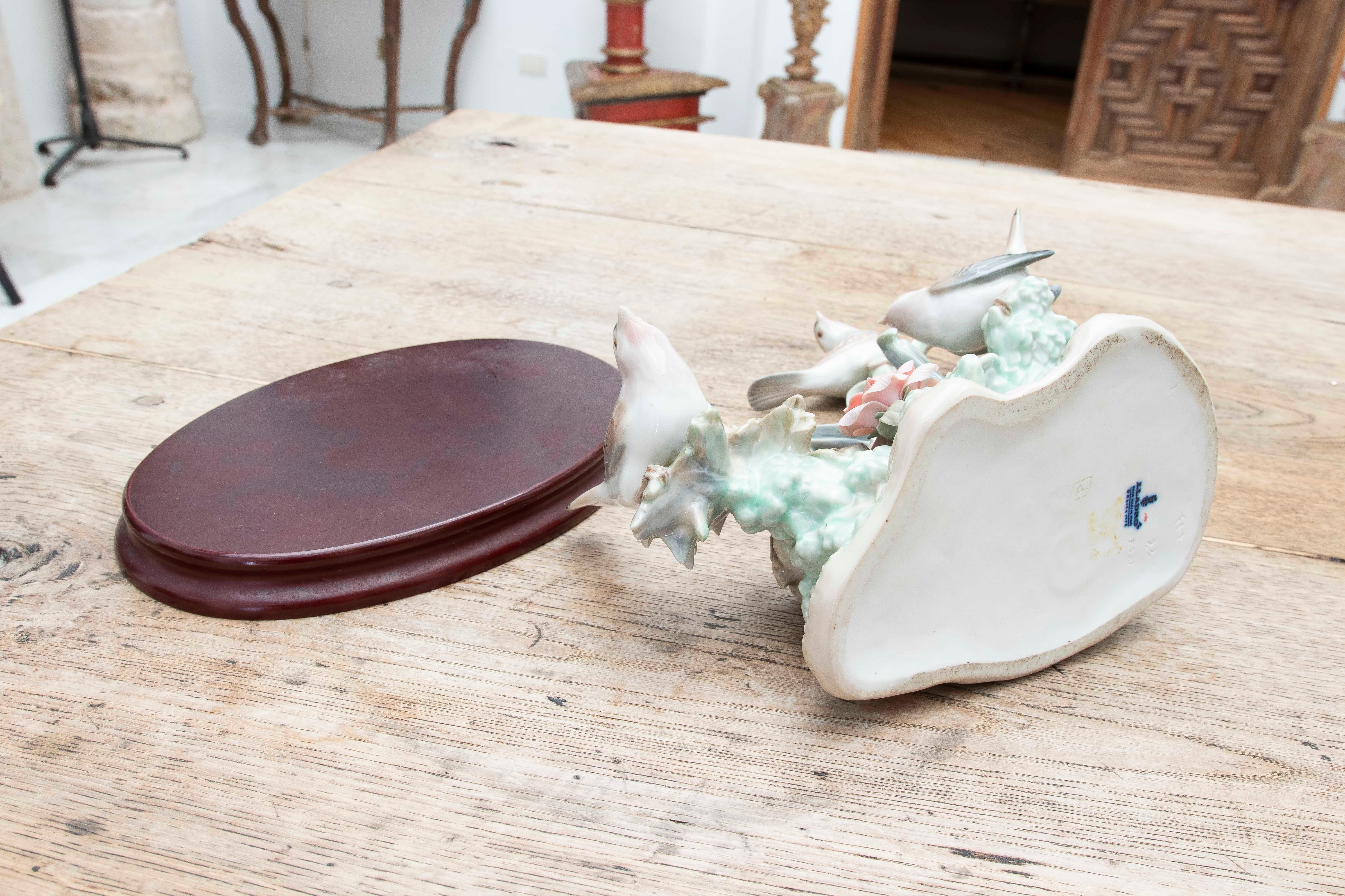 1970s Porcelain Sculpture of Spanish LLadro House with Birds For Sale 7