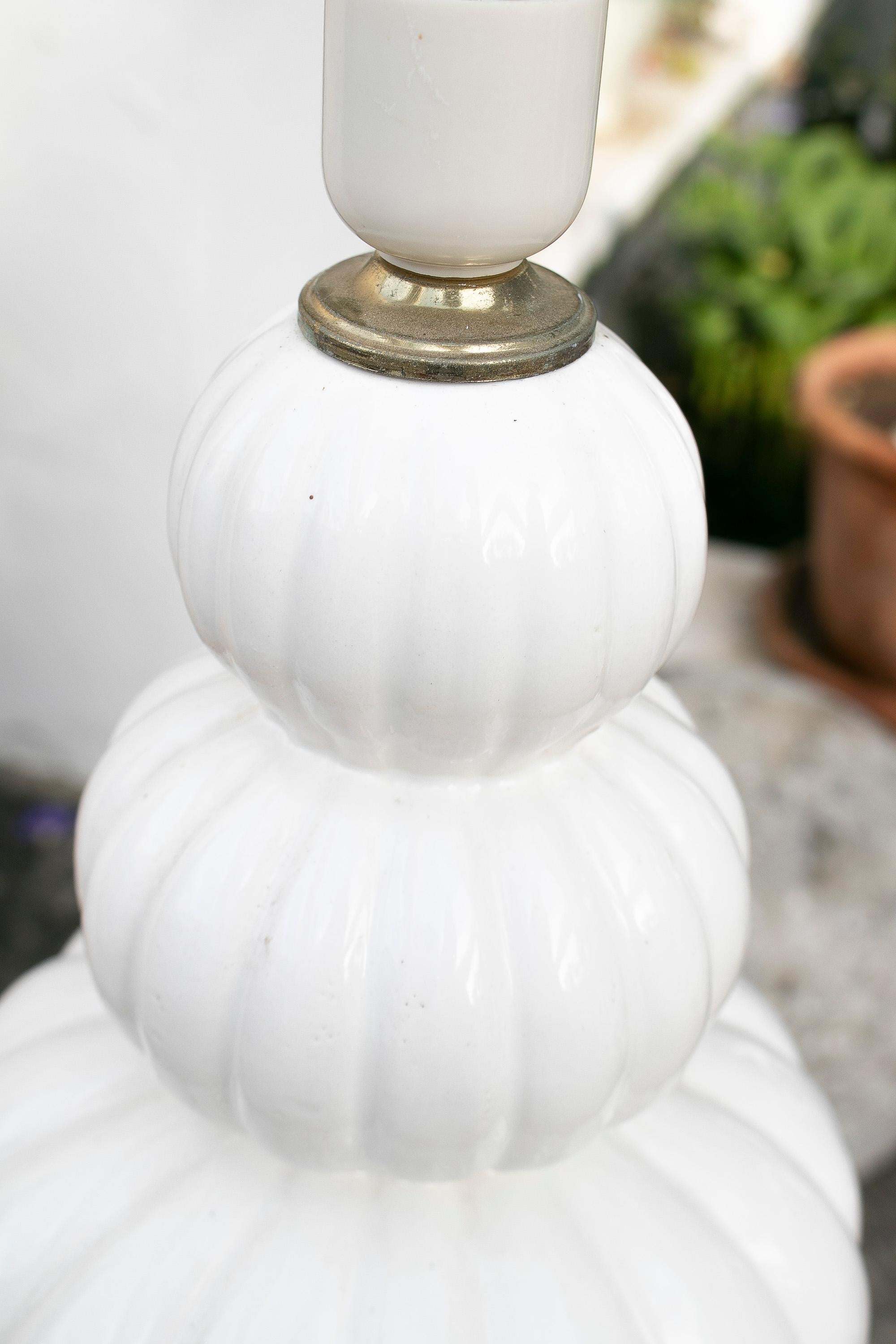 1970's Porcelain Table Lamp in White Colour and with a White Rounded Shape For Sale 1