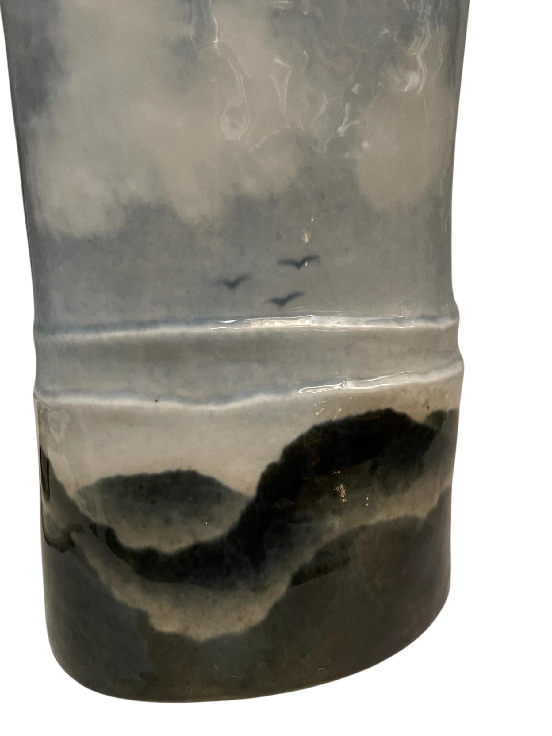 Porcellana Vaso in porcellana del 1970 di Virebent in vendita
