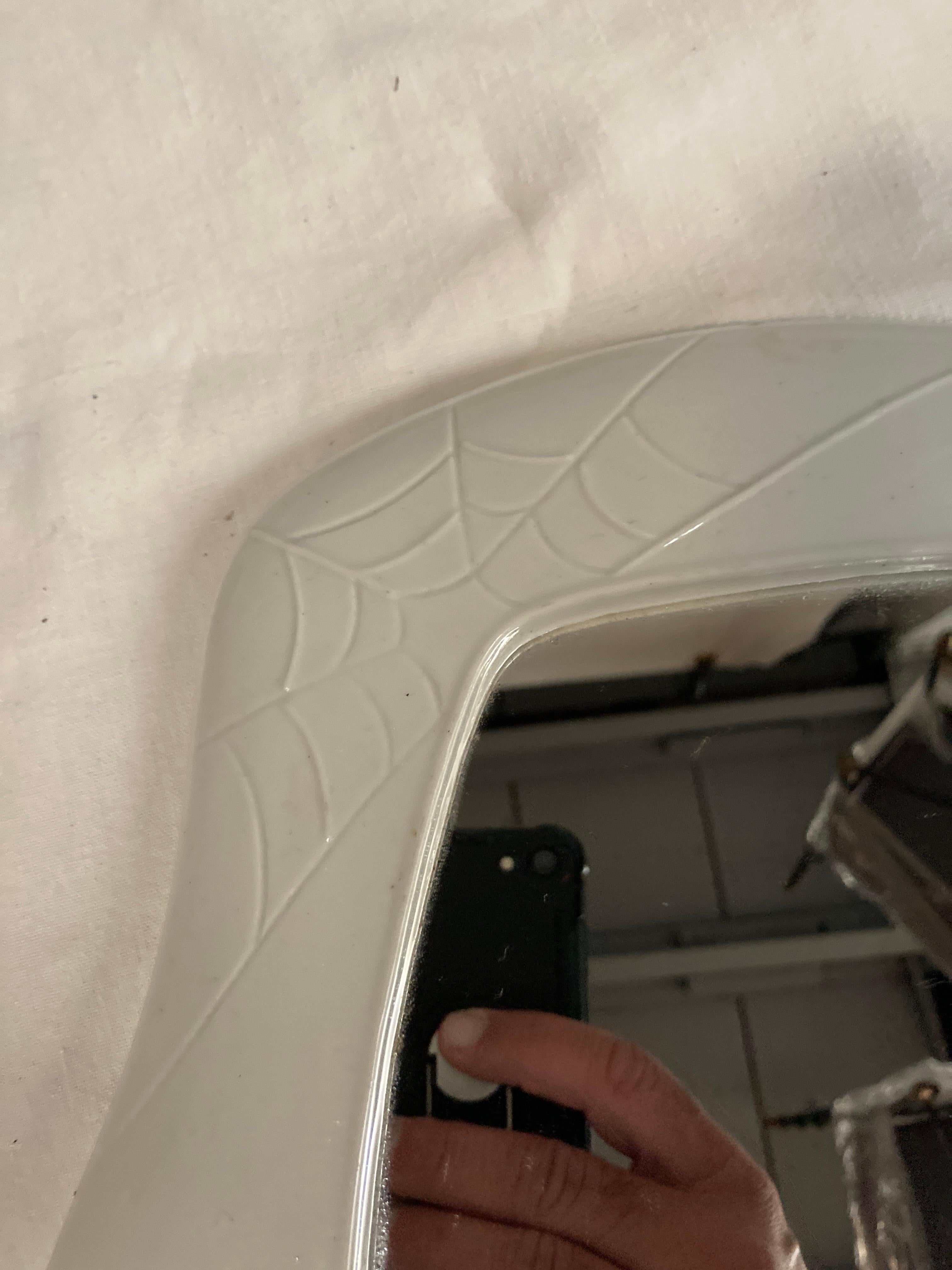 Espejo de porcelana de los años 70 con tela de araña en Bueno estado para la venta en New York, NY