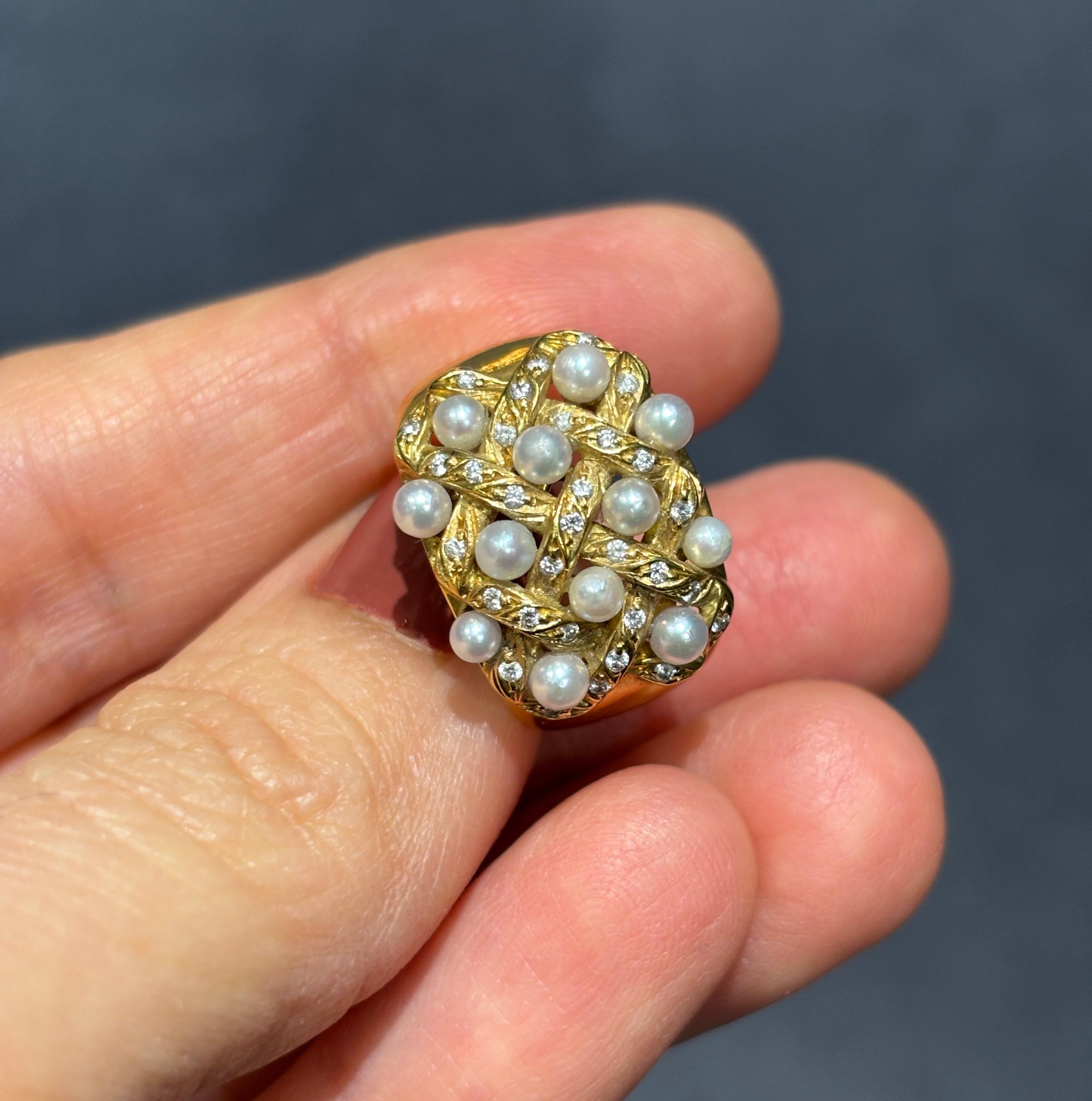 Anillo de cóctel portugués de oro de 19 quilates, perlas y diamantes de los años 70 en venta 1