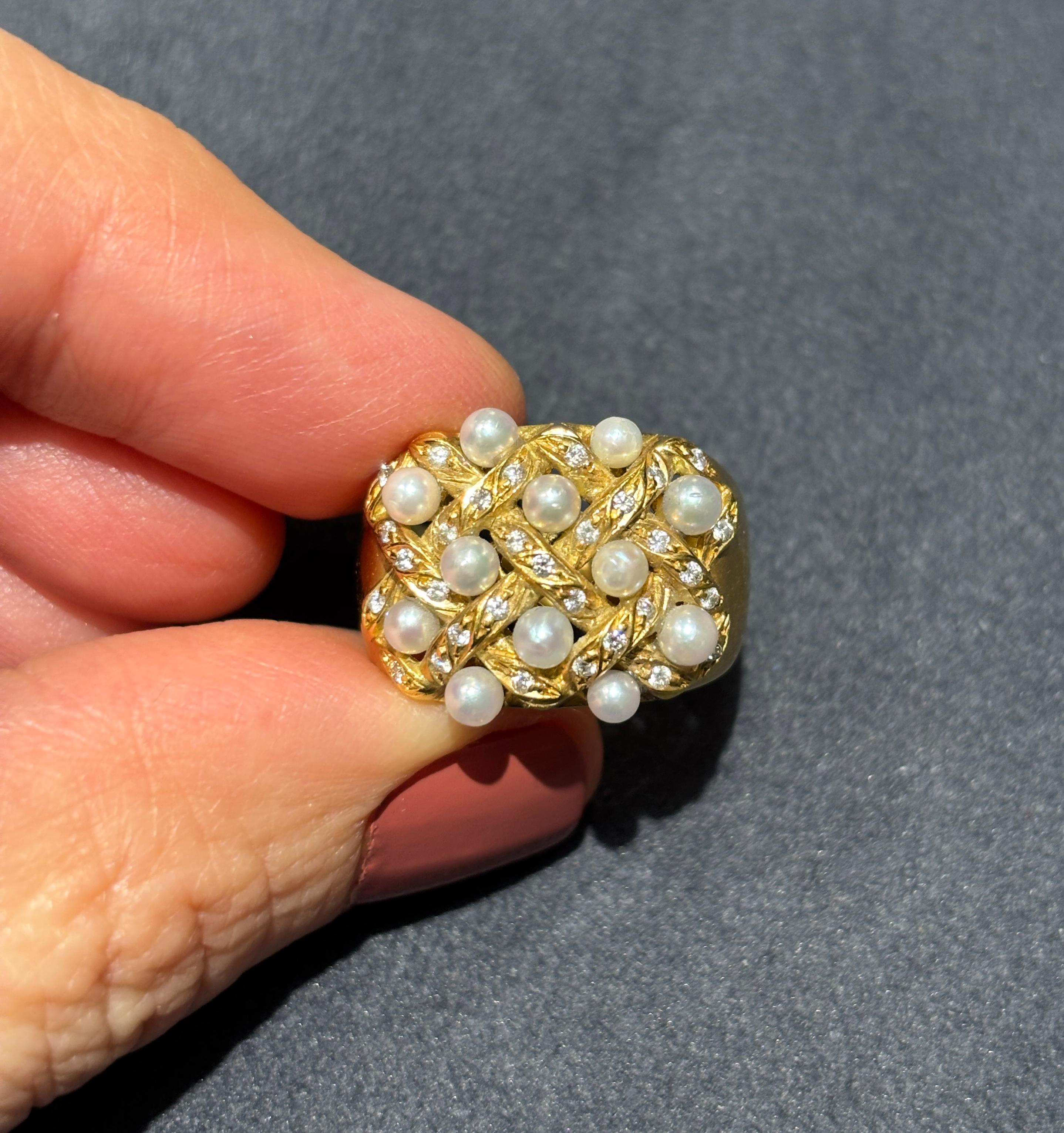 Anillo de cóctel portugués de oro de 19 quilates, perlas y diamantes de los años 70 en venta 2