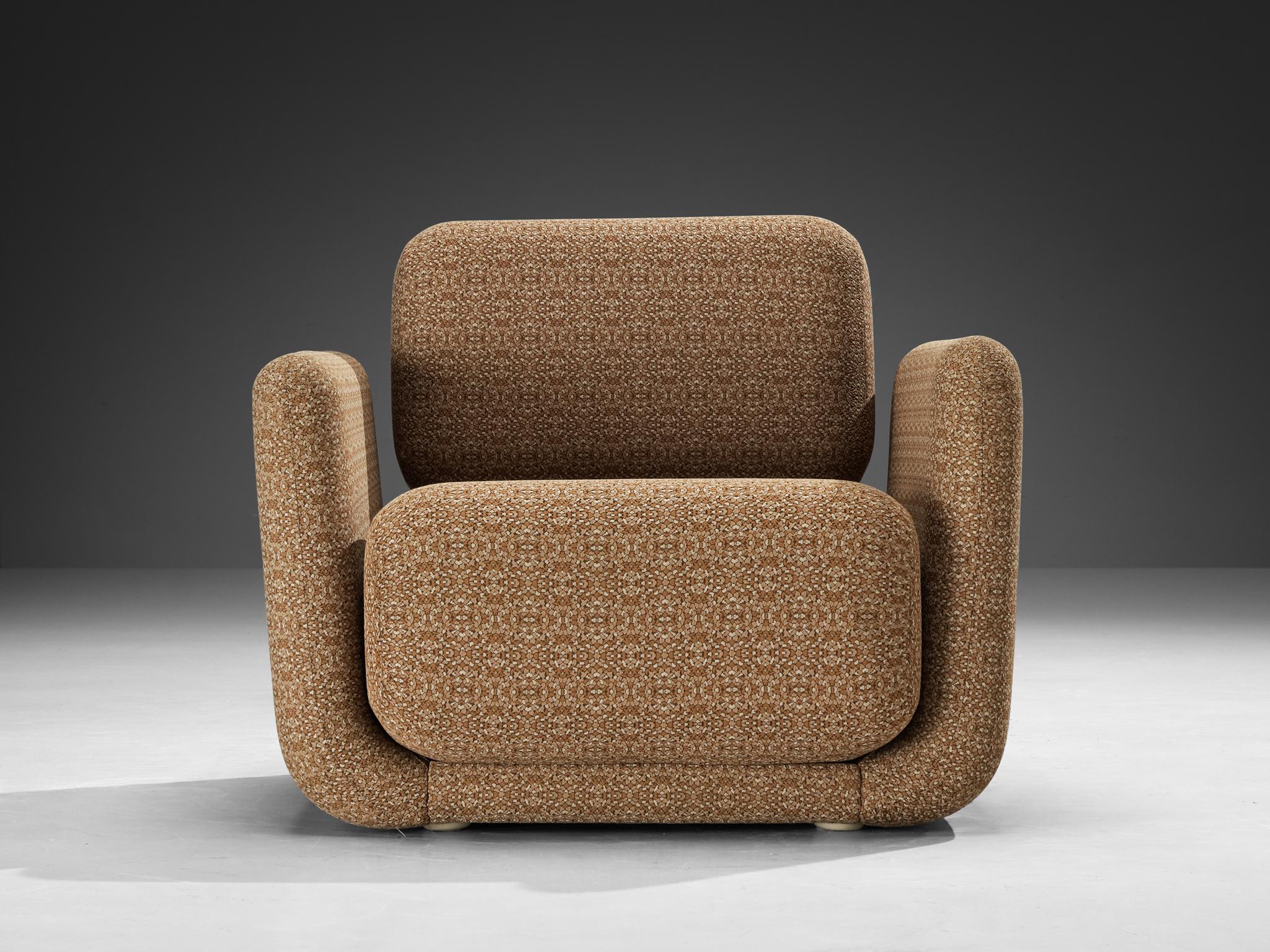 Silla de salón postmoderna de los años 70 en tela estampada beige en venta 1