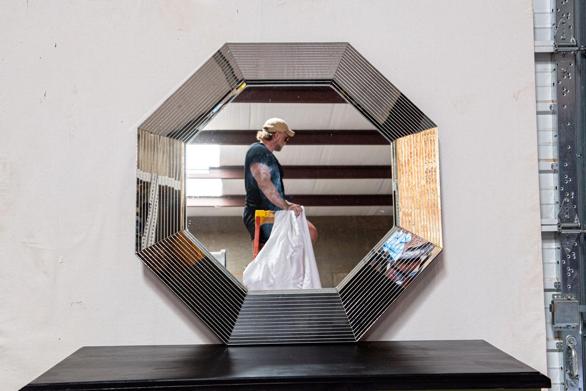 1970's Post-Modern octagonal wall mirror in the style of designer Karl Springer Estadounidense en venta
