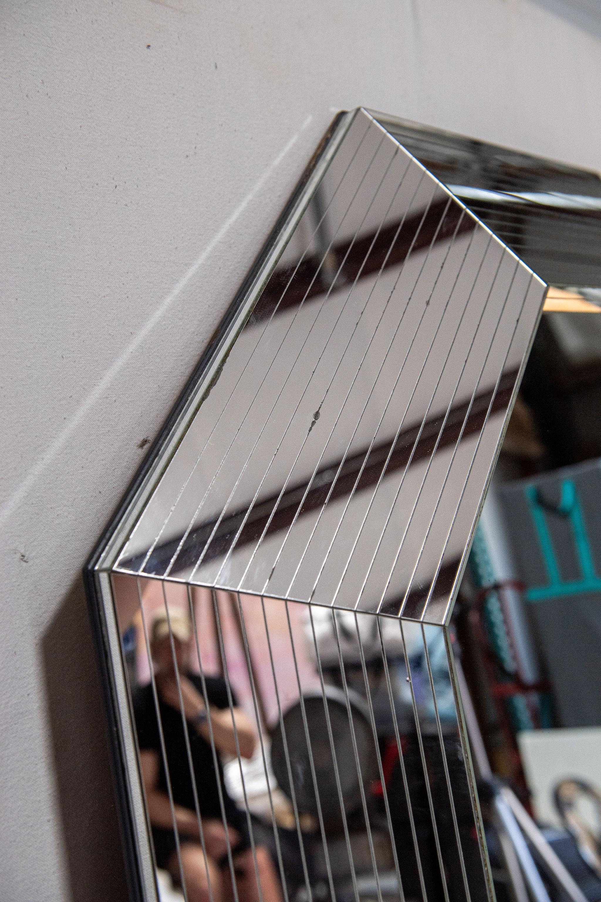1970's Post-Modern octagonal wall mirror in the style of designer Karl Springer en venta 2