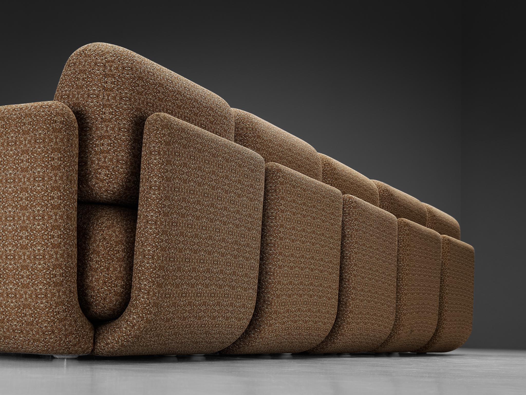 1970s Post-Modern Sectional Sofa with Side Table in Beige Patterned Fabric For Sale 6