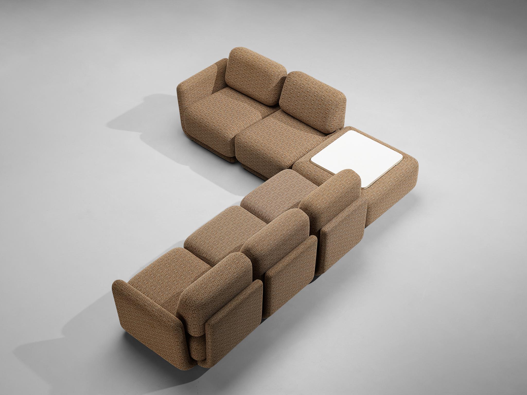 1970s Post-Modern Sectional Sofa with Side Table in Beige Patterned Fabric In Good Condition For Sale In Waalwijk, NL