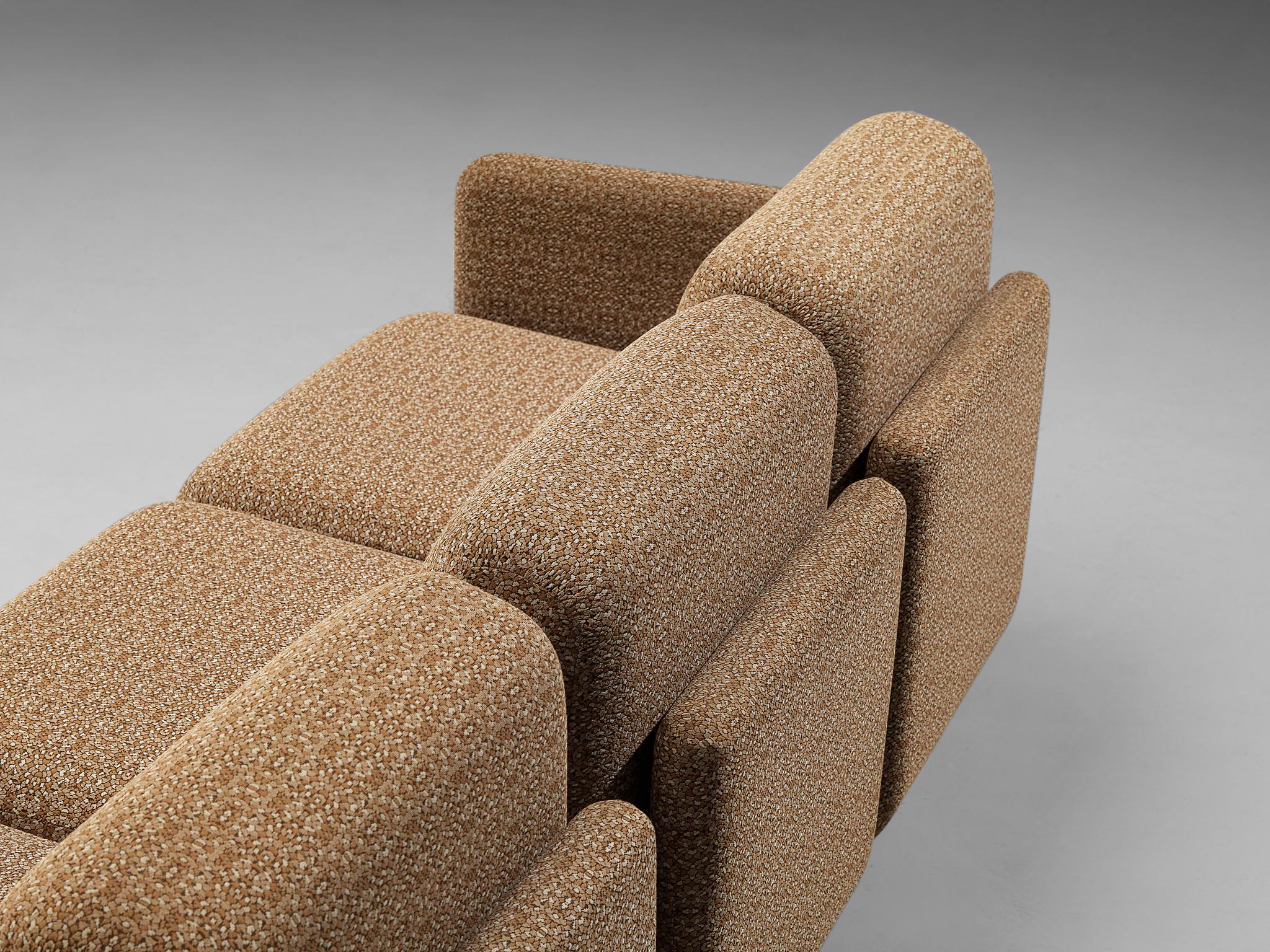 1970s Post-Modern Sectional Sofa with Side Table in Beige Patterned Fabric For Sale 3