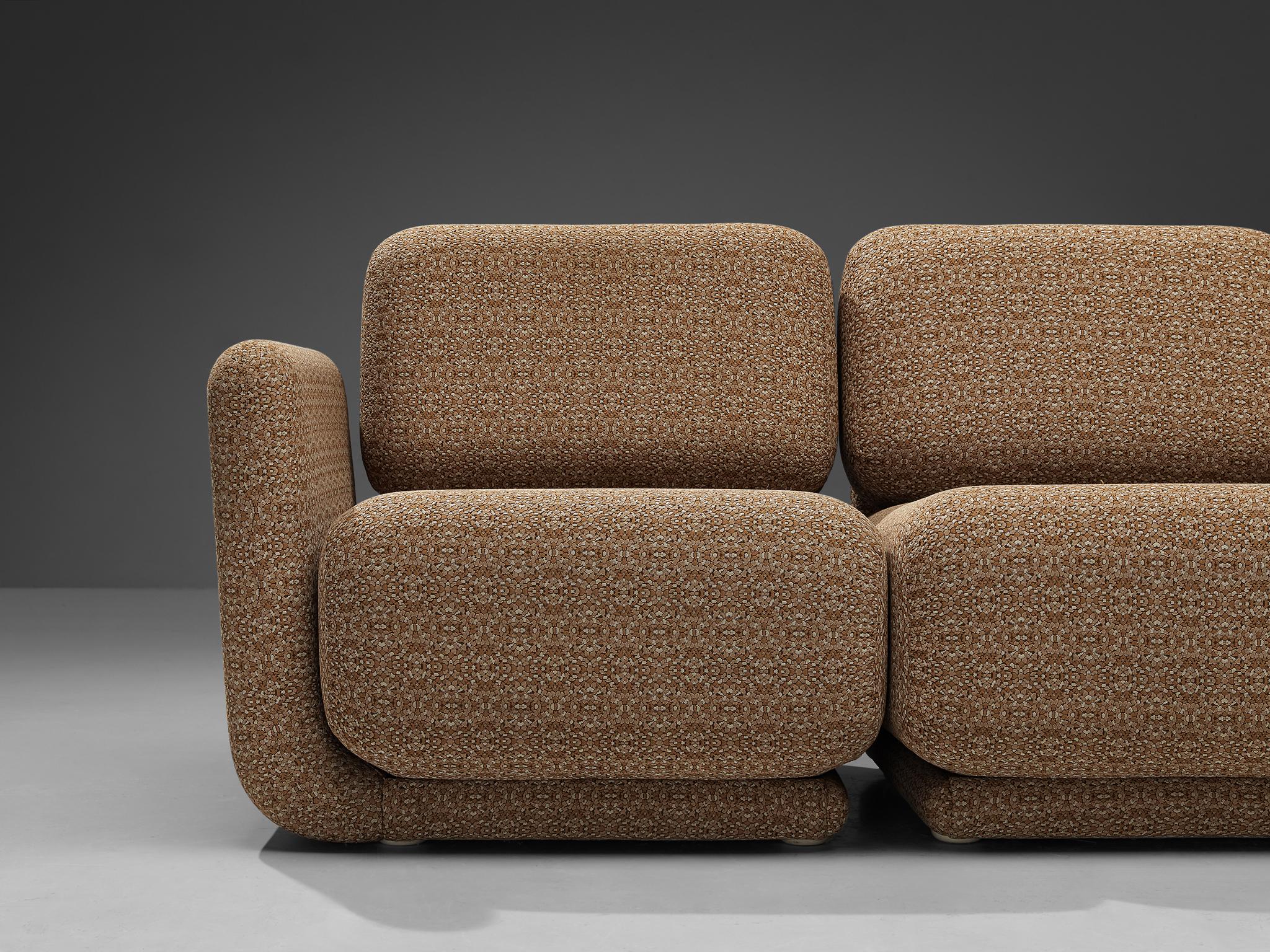 1970s Post-Modern Sectional Sofa with Side Table in Beige Patterned Fabric For Sale 4