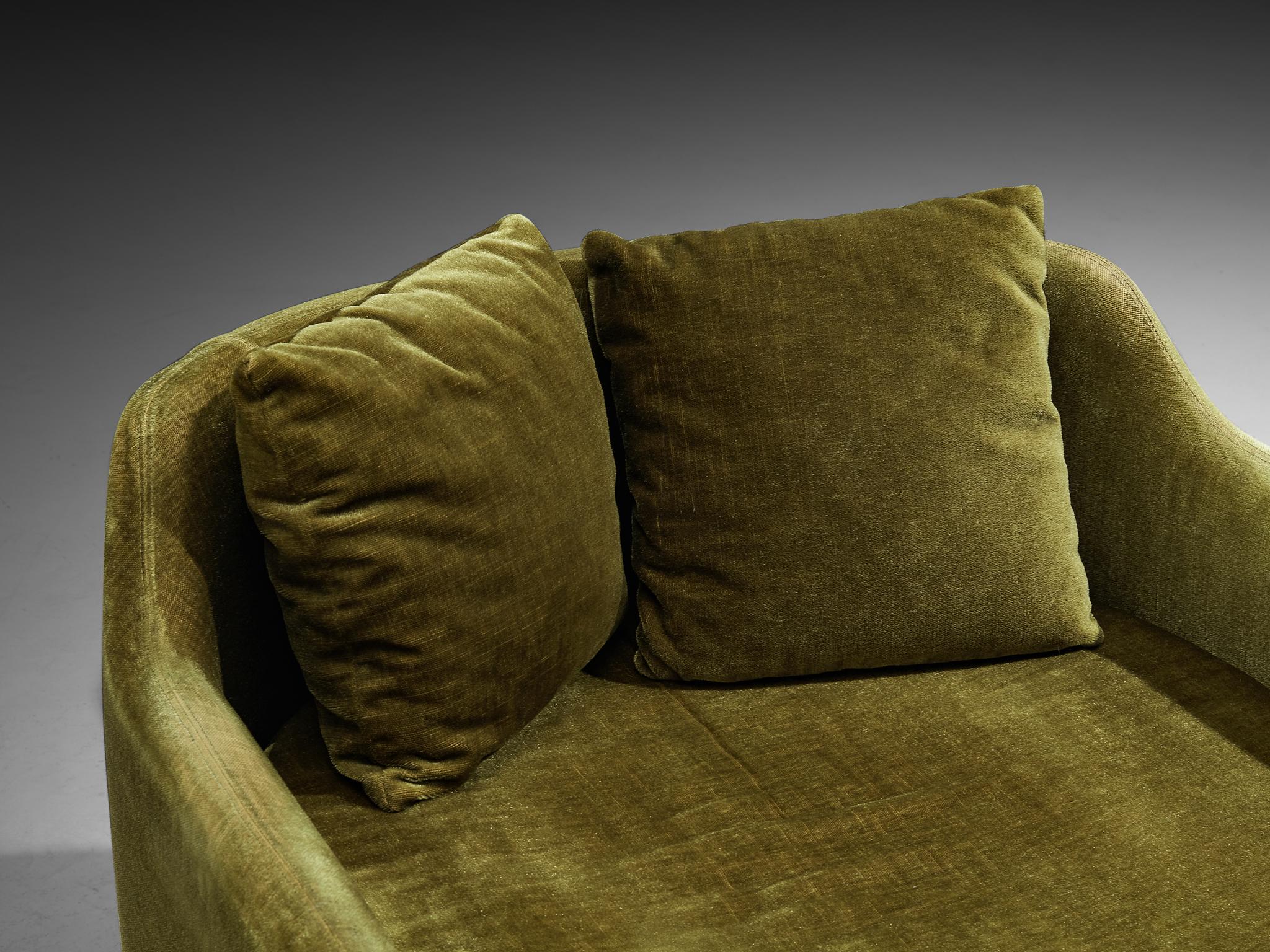Postmoderner stromlinienförmiger Sessel aus olivgrünem Samt aus den 1970er Jahren (Europäisch) im Angebot