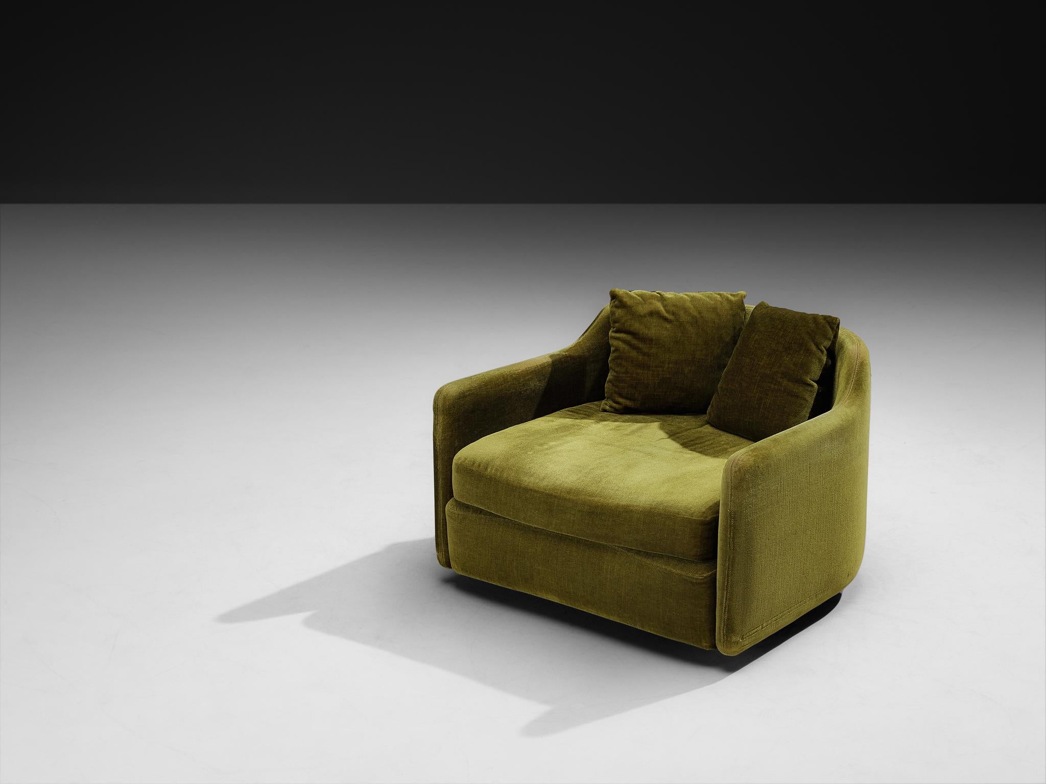 Postmoderner stromlinienförmiger Sessel aus olivgrünem Samt aus den 1970er Jahren (Stoff) im Angebot