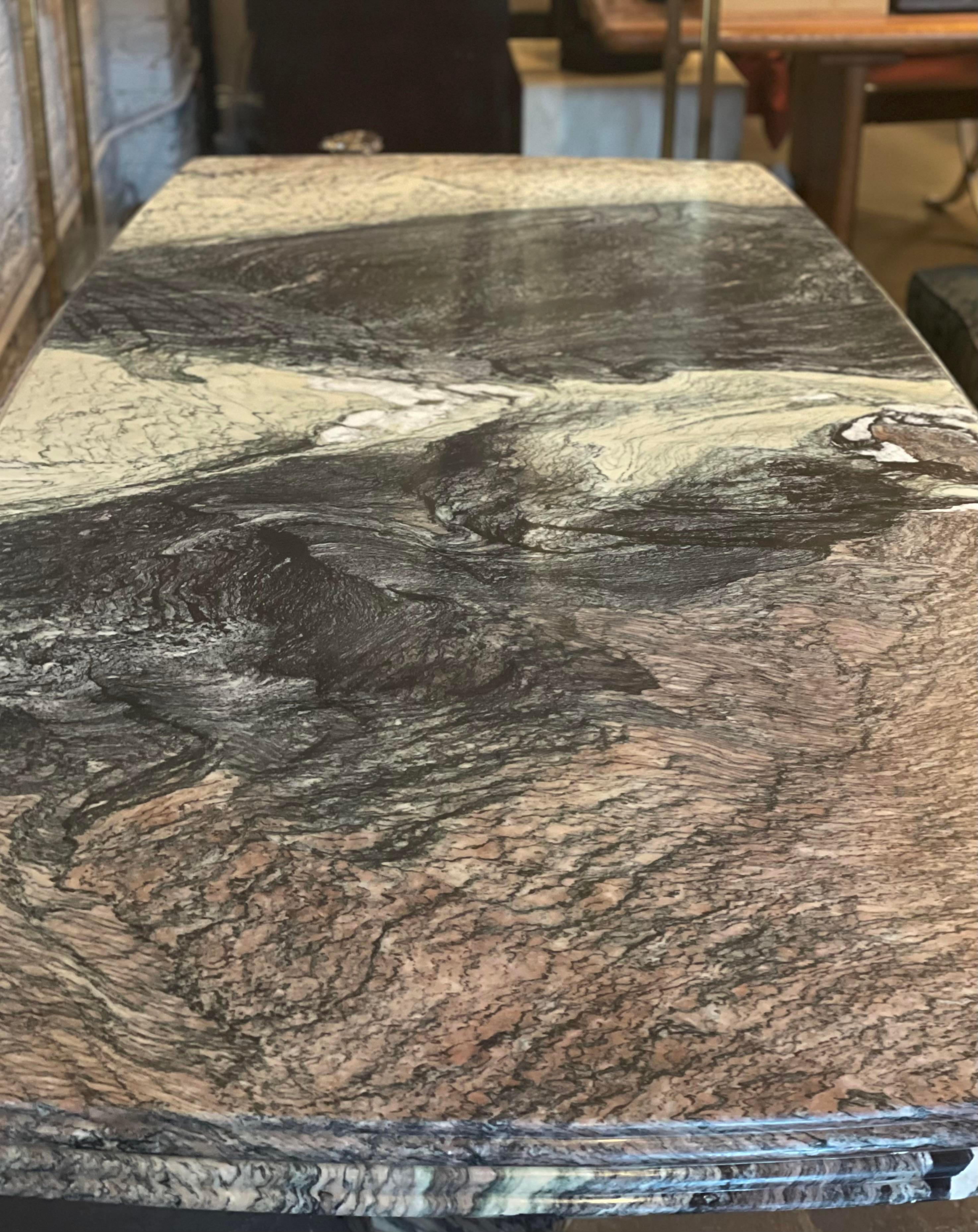 1970s Postmodern Cipollino Ondulato Marble Dining Table with Channeled Edge In Good Condition For Sale In Chicago, IL