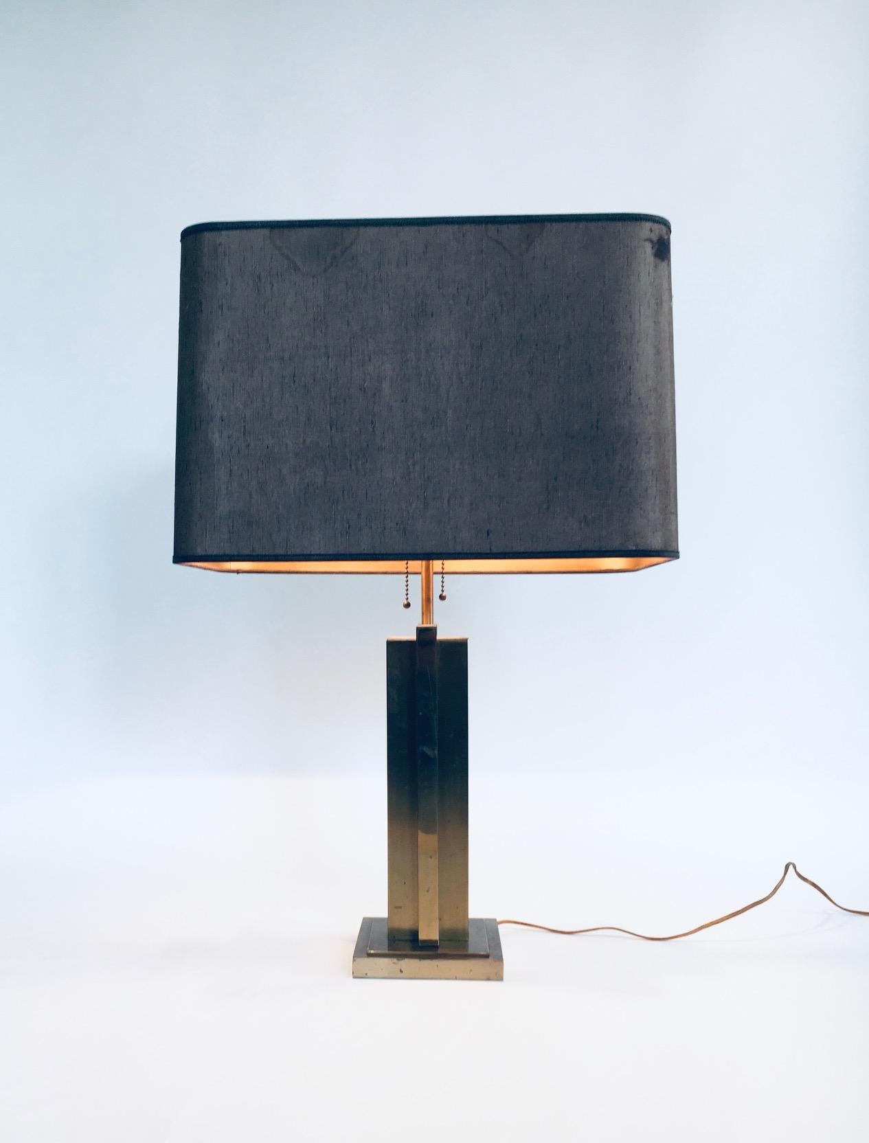 1970's Postmodern Design Brass Architectural Table Lamp In Good Condition For Sale In Oud-Turnhout, VAN