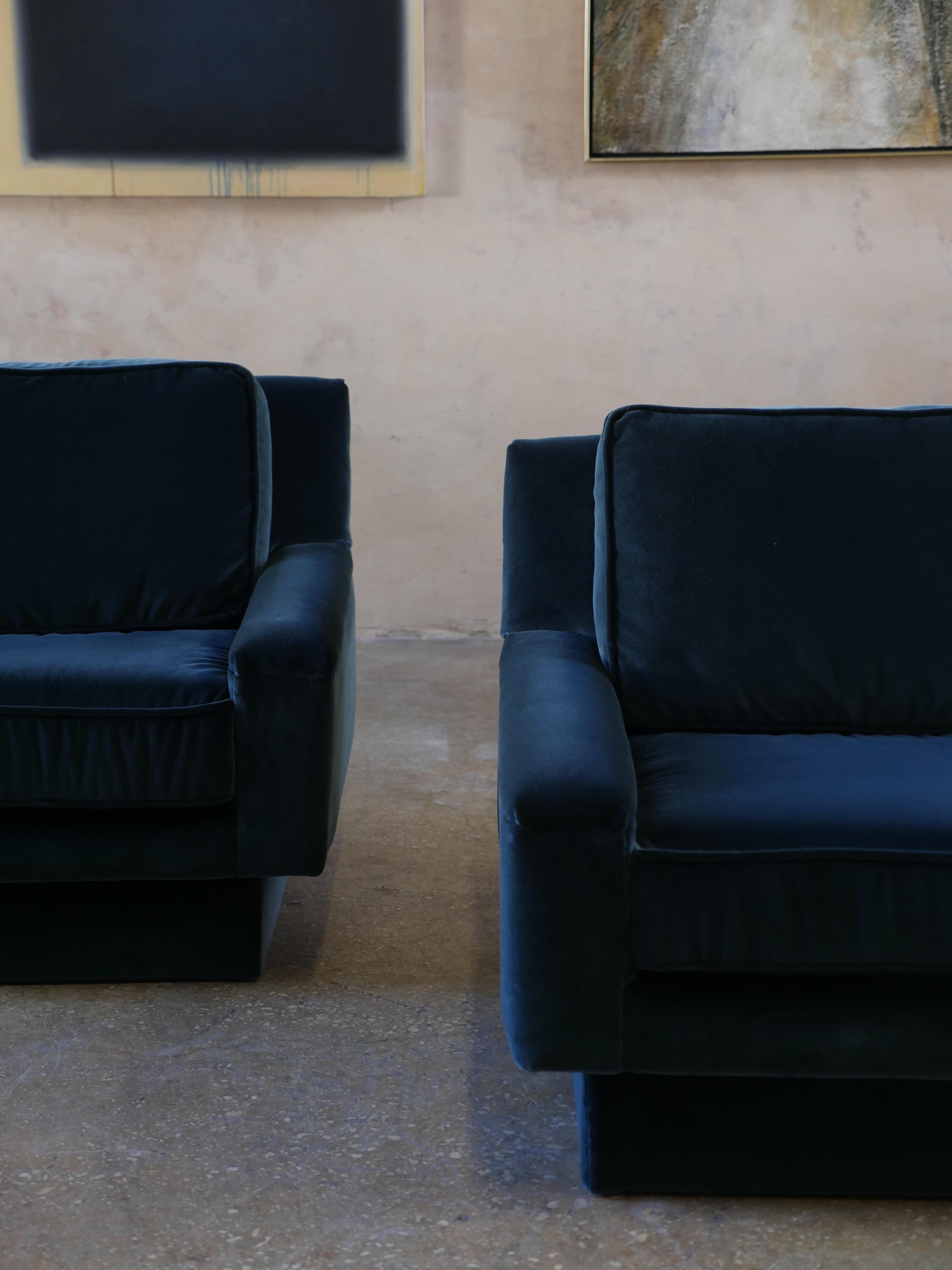 1970s Postmodern  Emerald Velvet Lounge Chairs - Set of 2 For Sale 1