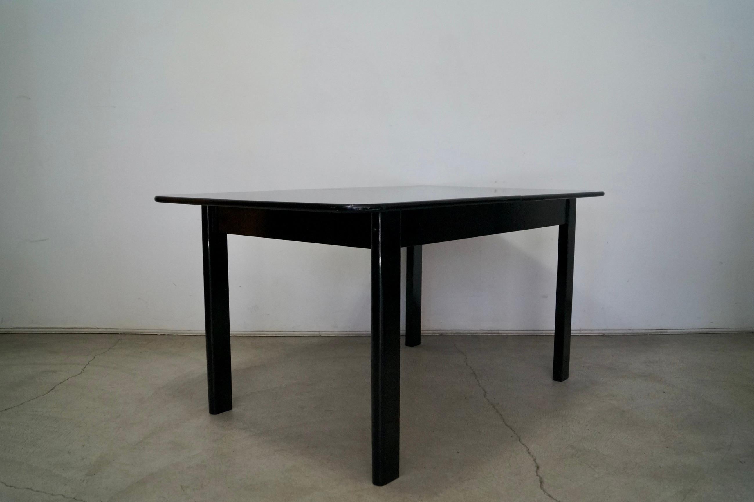 1970's Postmodern Hollywood Regency Italian Black Lacquer Dining Table For Sale 3