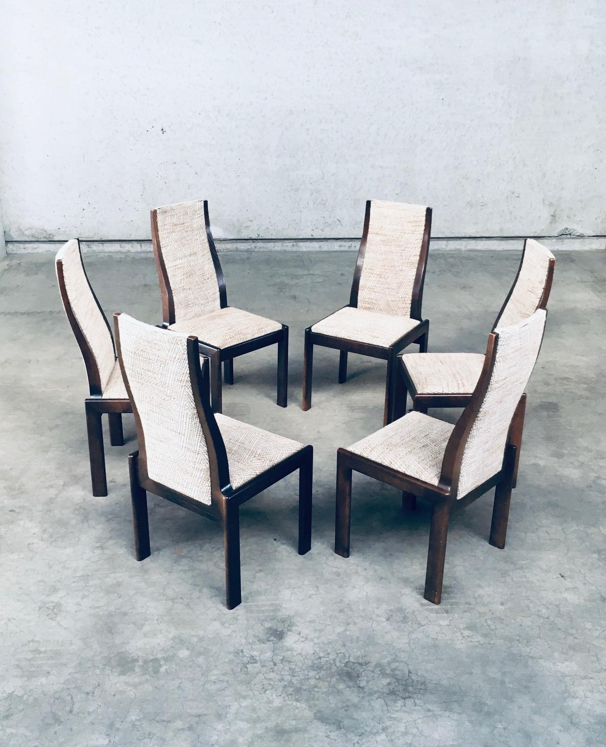 Postmodernes italienisches Design 1970er Jahre Esszimmerstuhl-Set (Ende des 20. Jahrhunderts) im Angebot