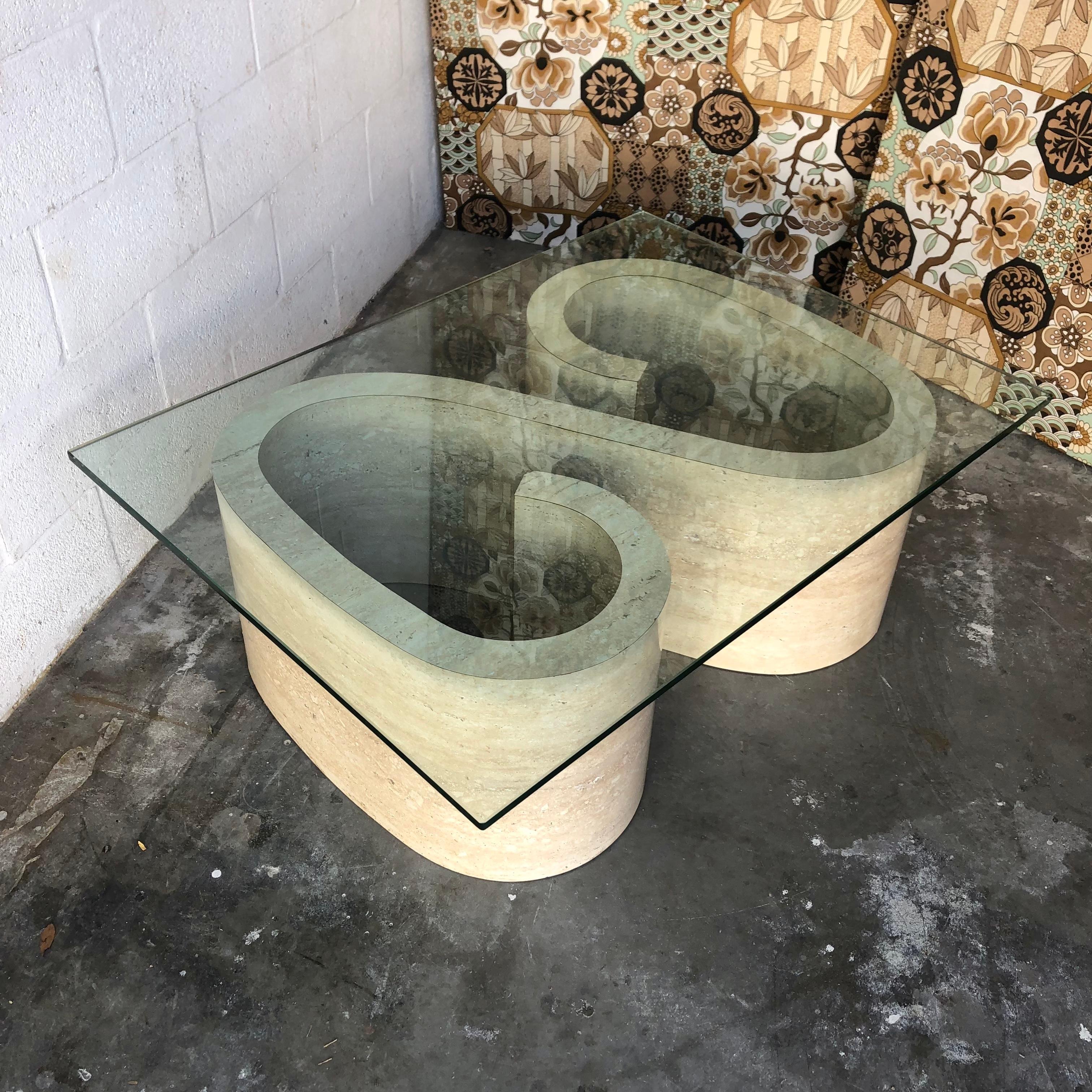 1970s Postmodern Marbleized Laminated S-Shaped Coffee Table In Good Condition For Sale In Miami, FL