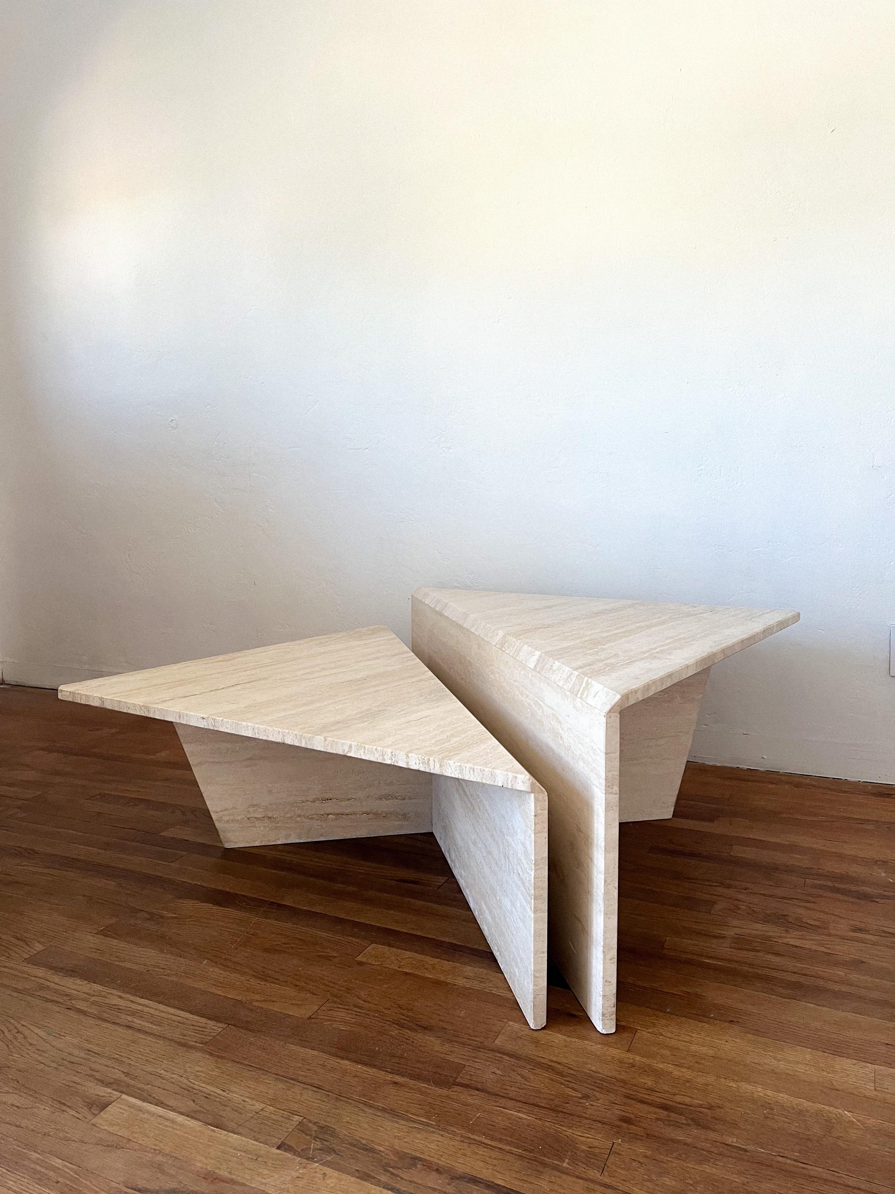 Postmoderner skulpturaler Origami-Couchtisch aus Travertin, 1970er Jahre im Angebot 8