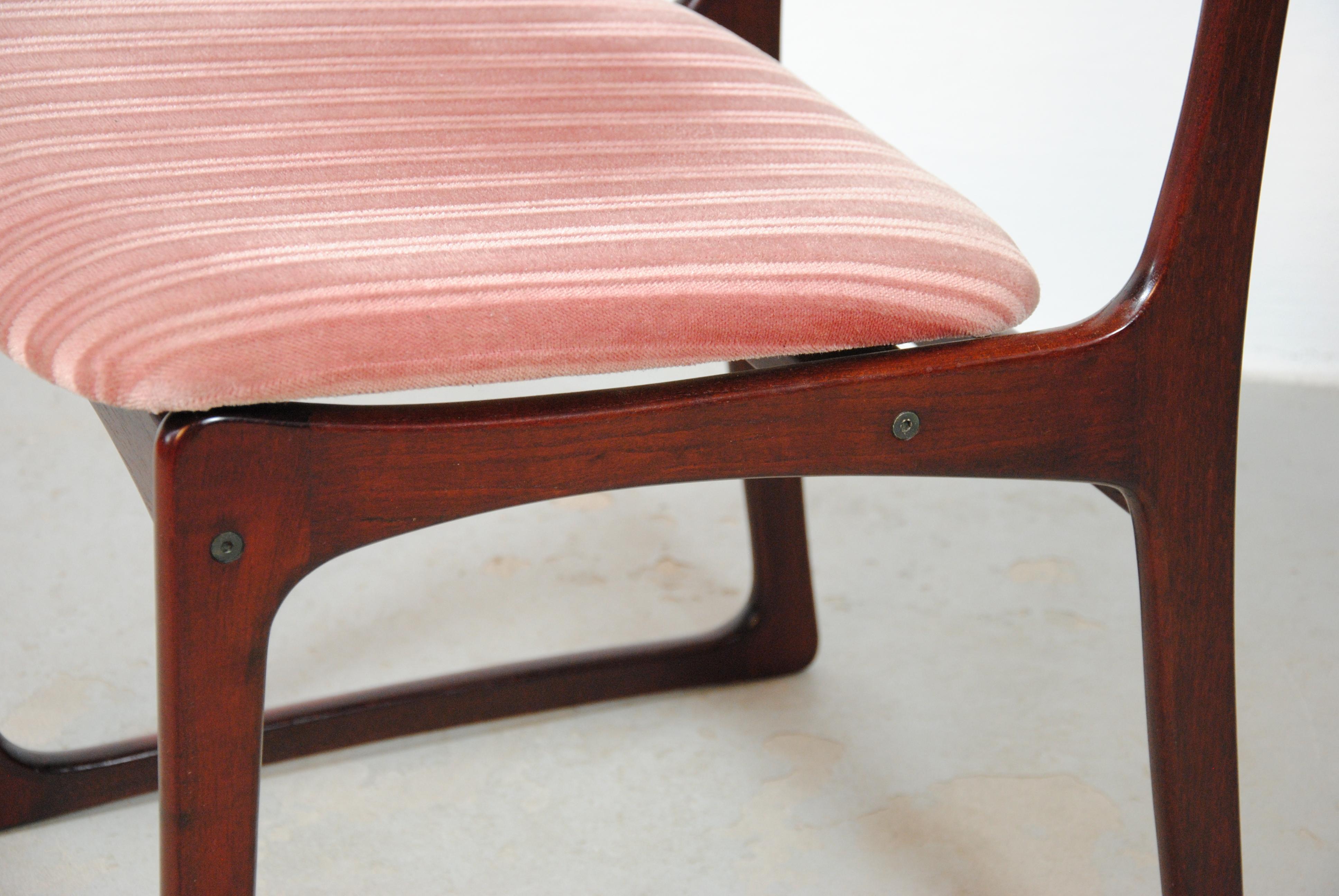 1970's Poul Hundevad Six Danish Dining Chairs in Tanned Oak and Pink Upholstery For Sale 8