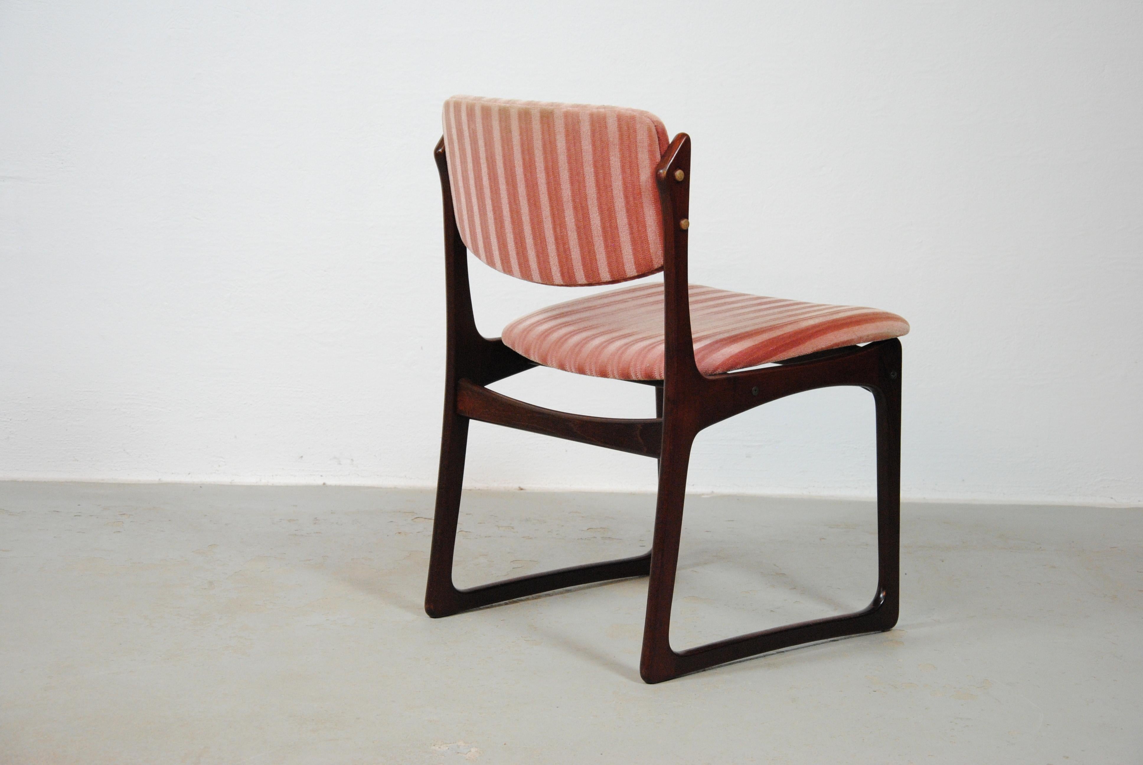 Six Refinished Poul  Hundevad Dining Chairs in Tanned Oak and Pink Upholstery 3