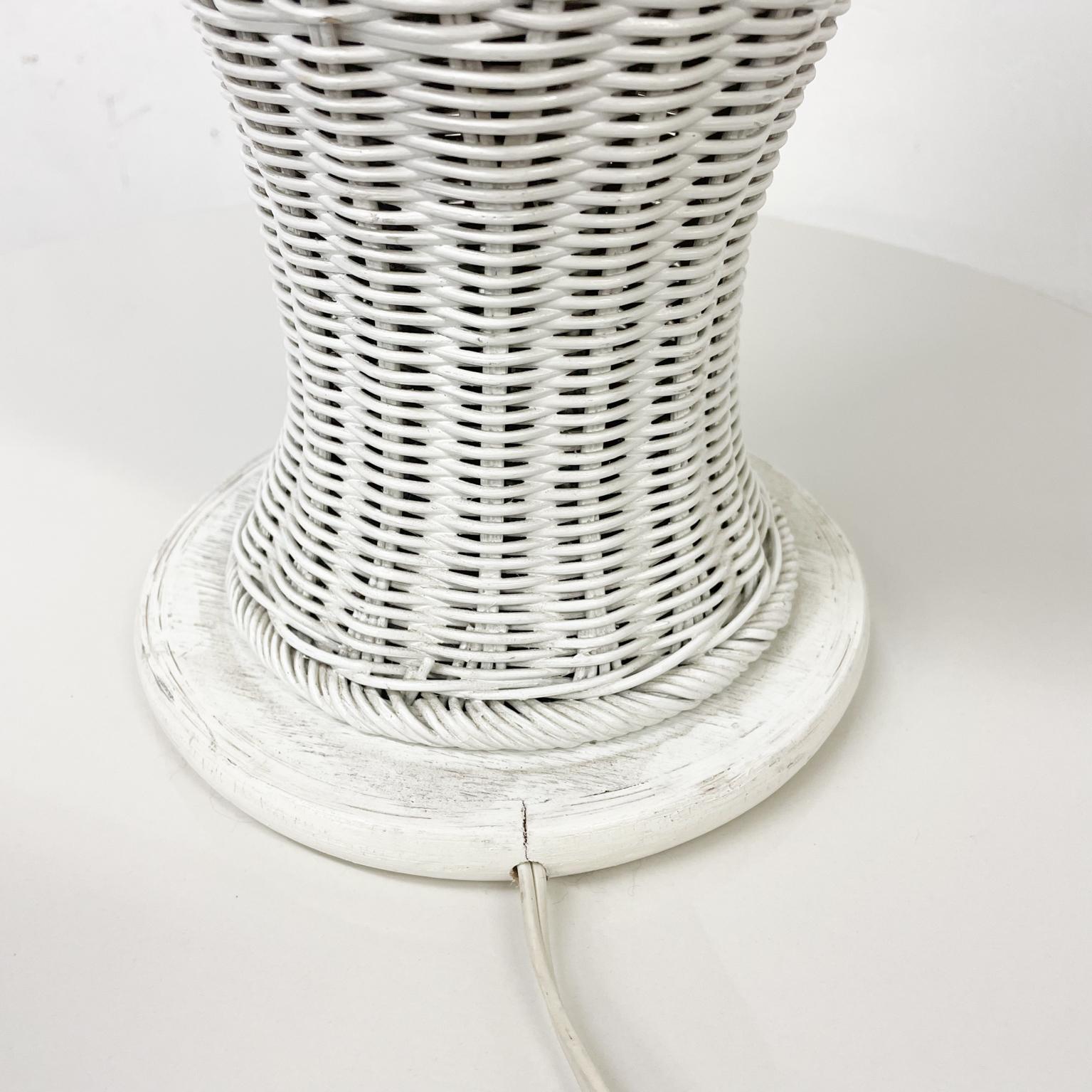 1970s Pretty Vintage White Wicker Sculptural Table Lamp Scalloped Dome Shade 1