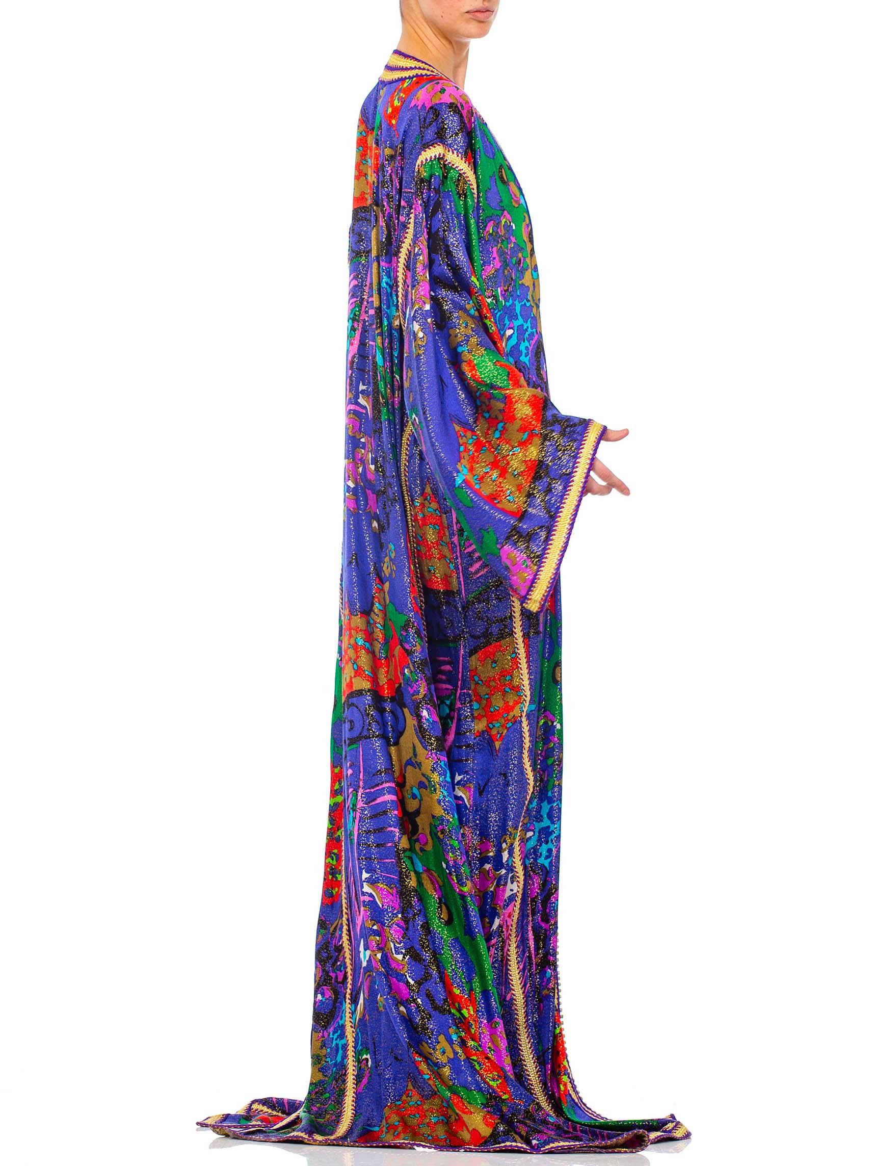 1970S Printed Gold Lamé Silk Extra Long Moroccan Style  Kaftan In Excellent Condition In New York, NY
