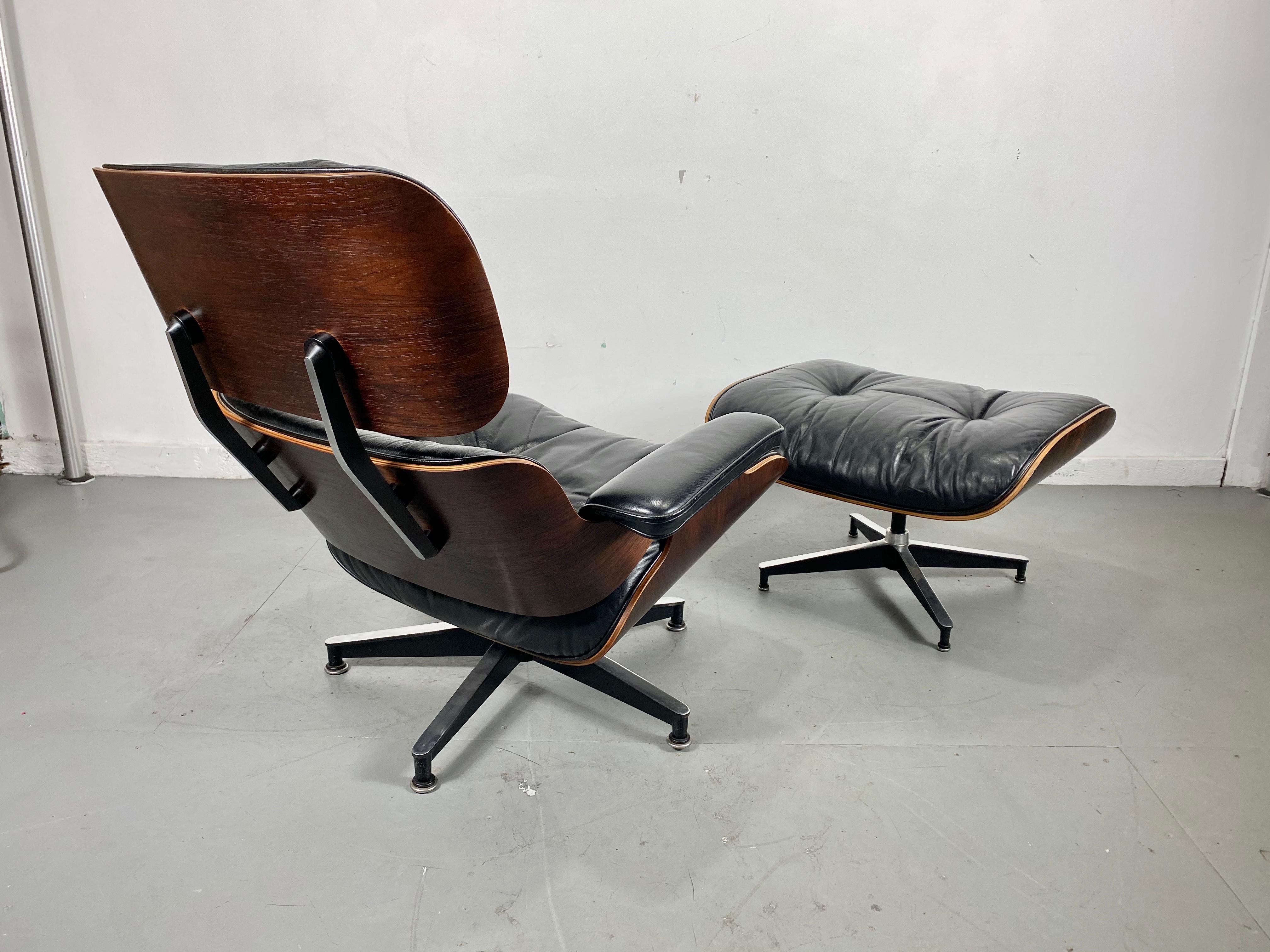 Mid-Century Modern 1970s Production Eames 670 & 671 Rosewood and Leather Lounge Chair Herman Miller