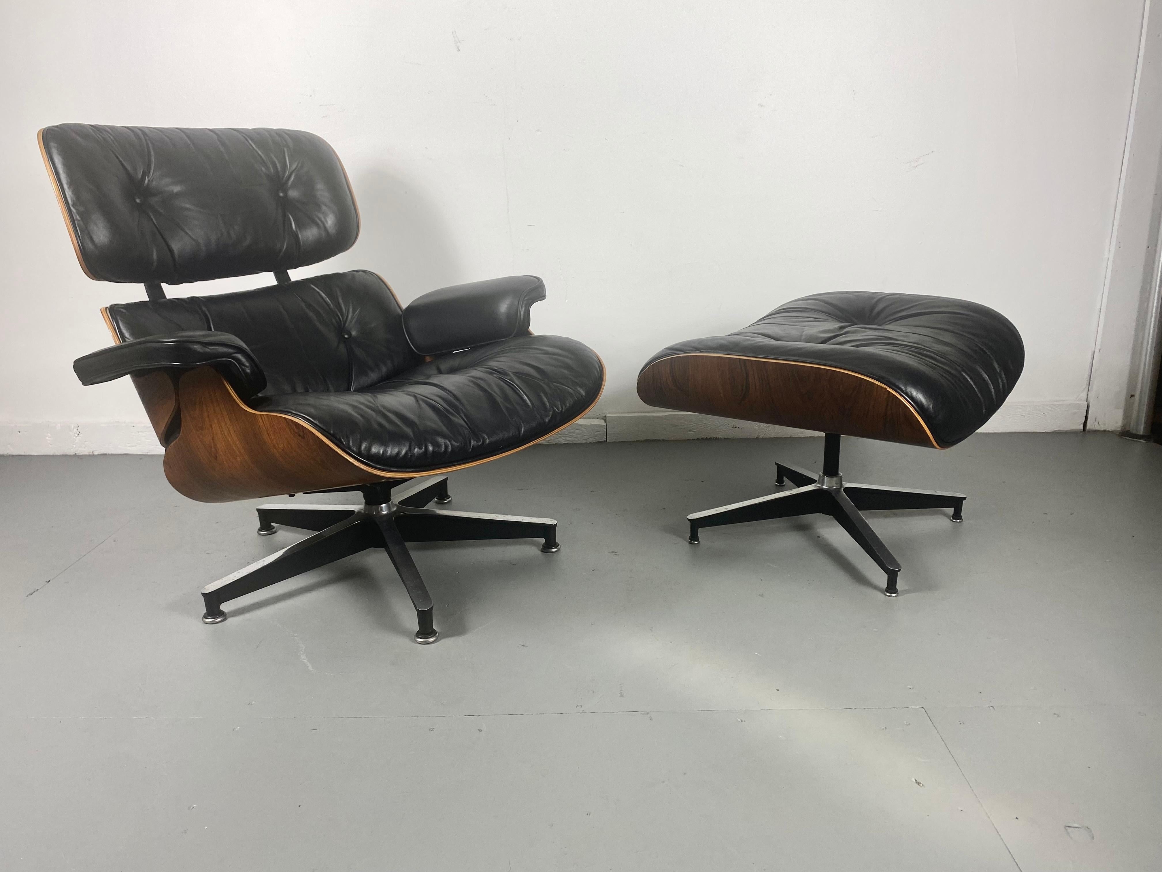 Mid-Century Modern 1970s Production Eames 670 & 671 Rosewood and Leather Lounge Chair Herman Miller