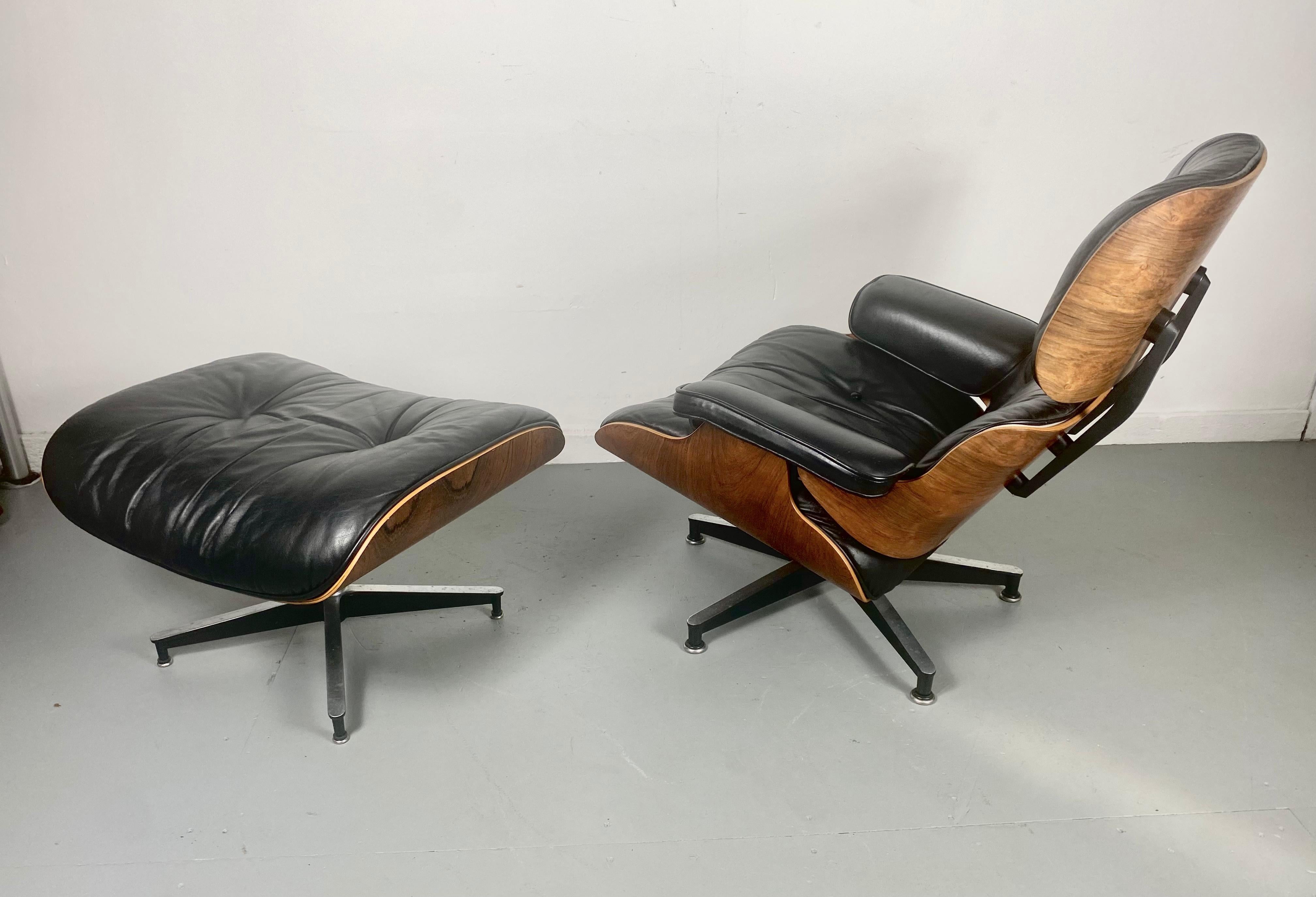 1970s Production Eames 670 & 671 Rosewood and Leather Lounge Chair Herman Miller In Good Condition In Buffalo, NY