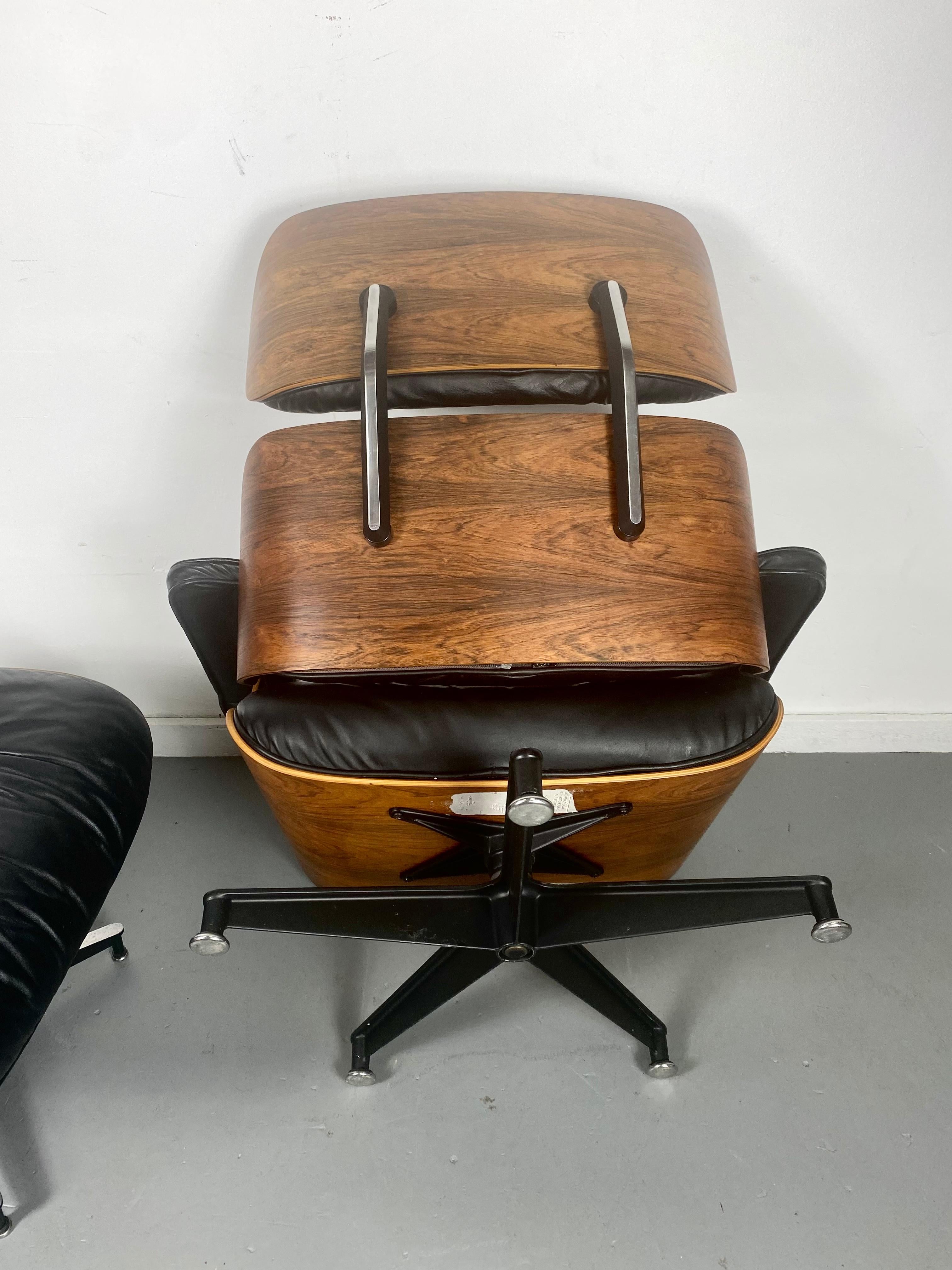 Late 20th Century 1970s Production Eames 670 & 671 Rosewood and Leather Lounge Chair Herman Miller