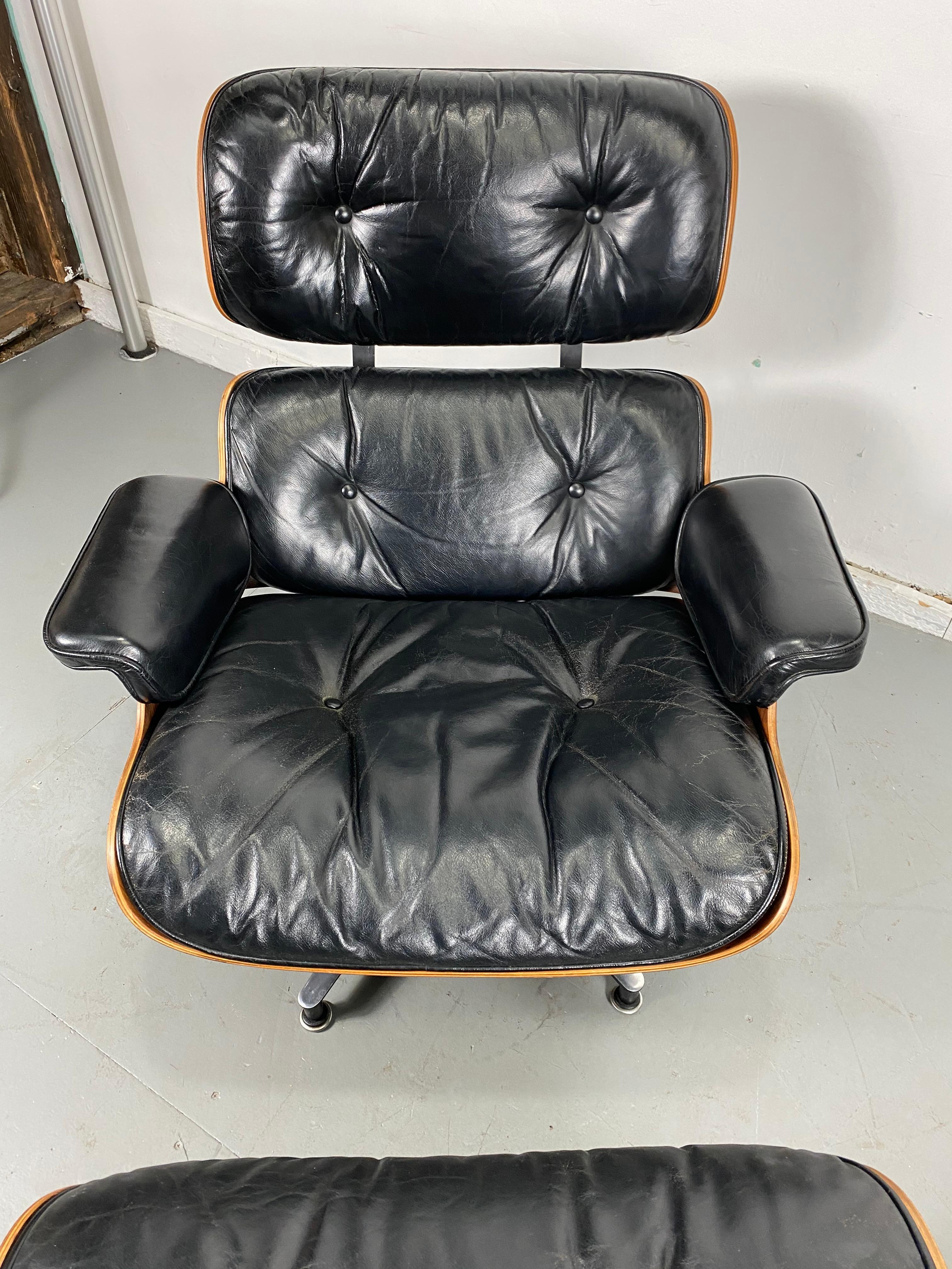 Late 20th Century 1970s Production Eames 670 & 671 Rosewood and Leather Lounge Chair Herman Miller