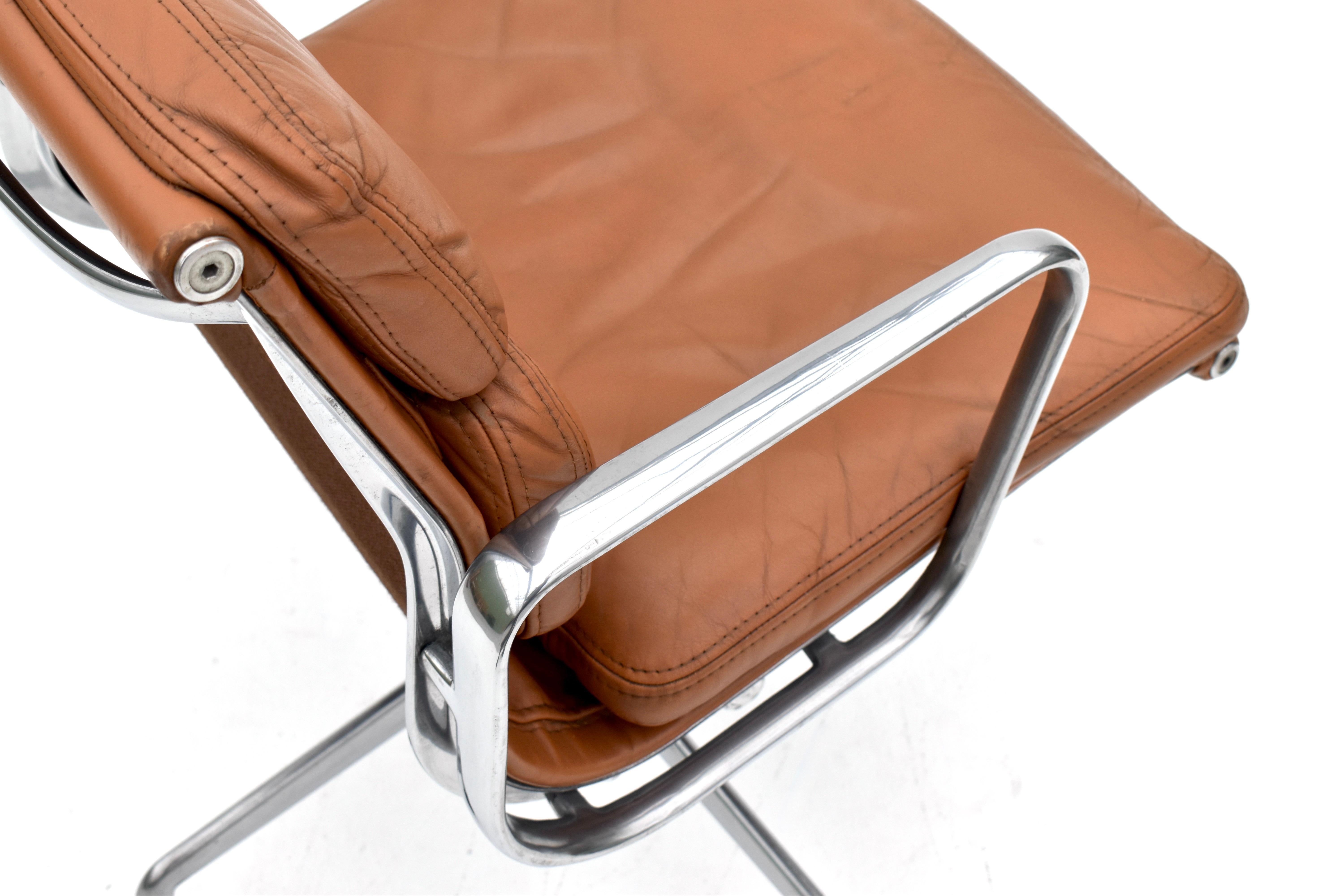 1970er Produktion Eames Soft Pad Management Chair für Herman Miller im Angebot 5