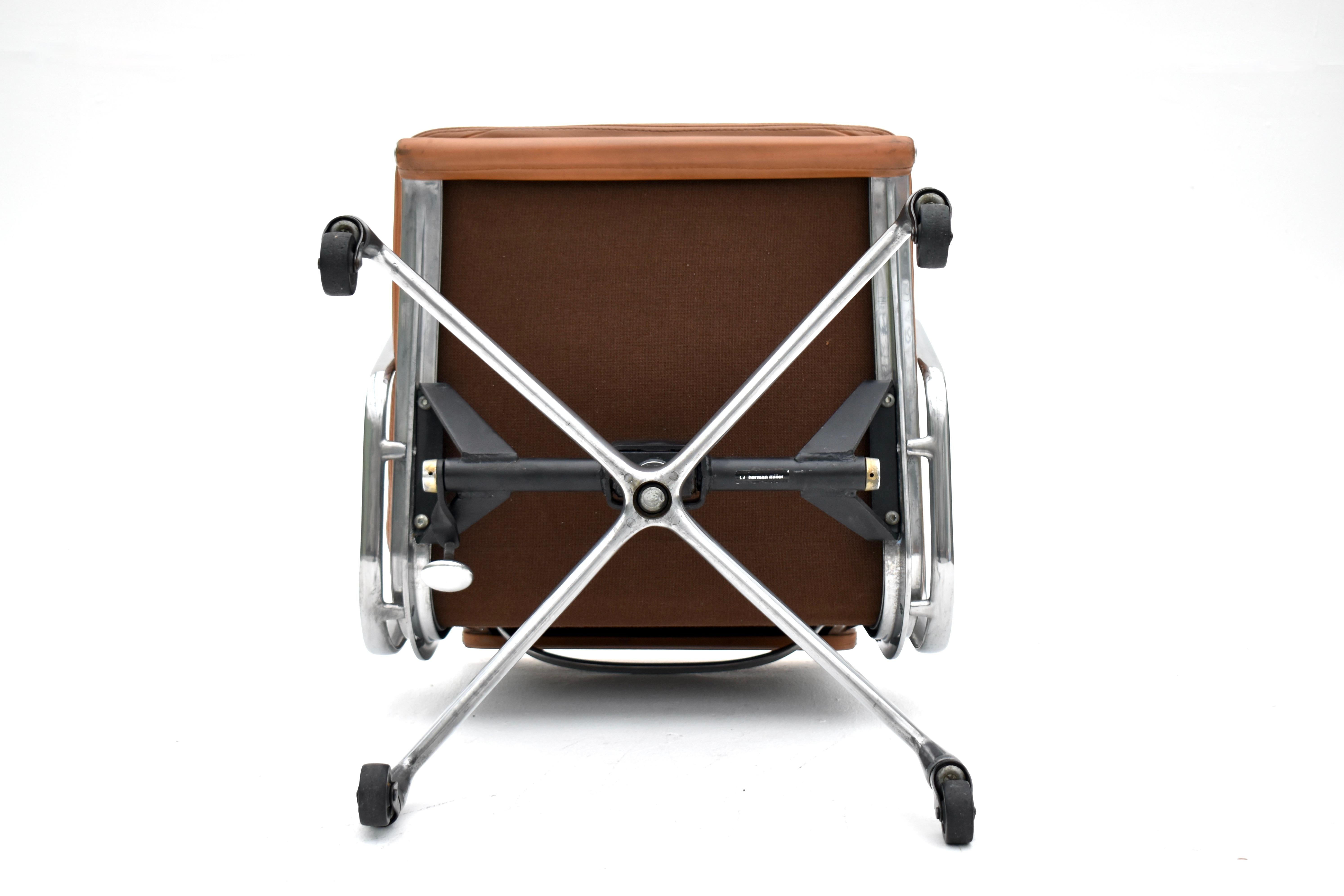 1970er Produktion Eames Soft Pad Management Chair für Herman Miller im Angebot 12