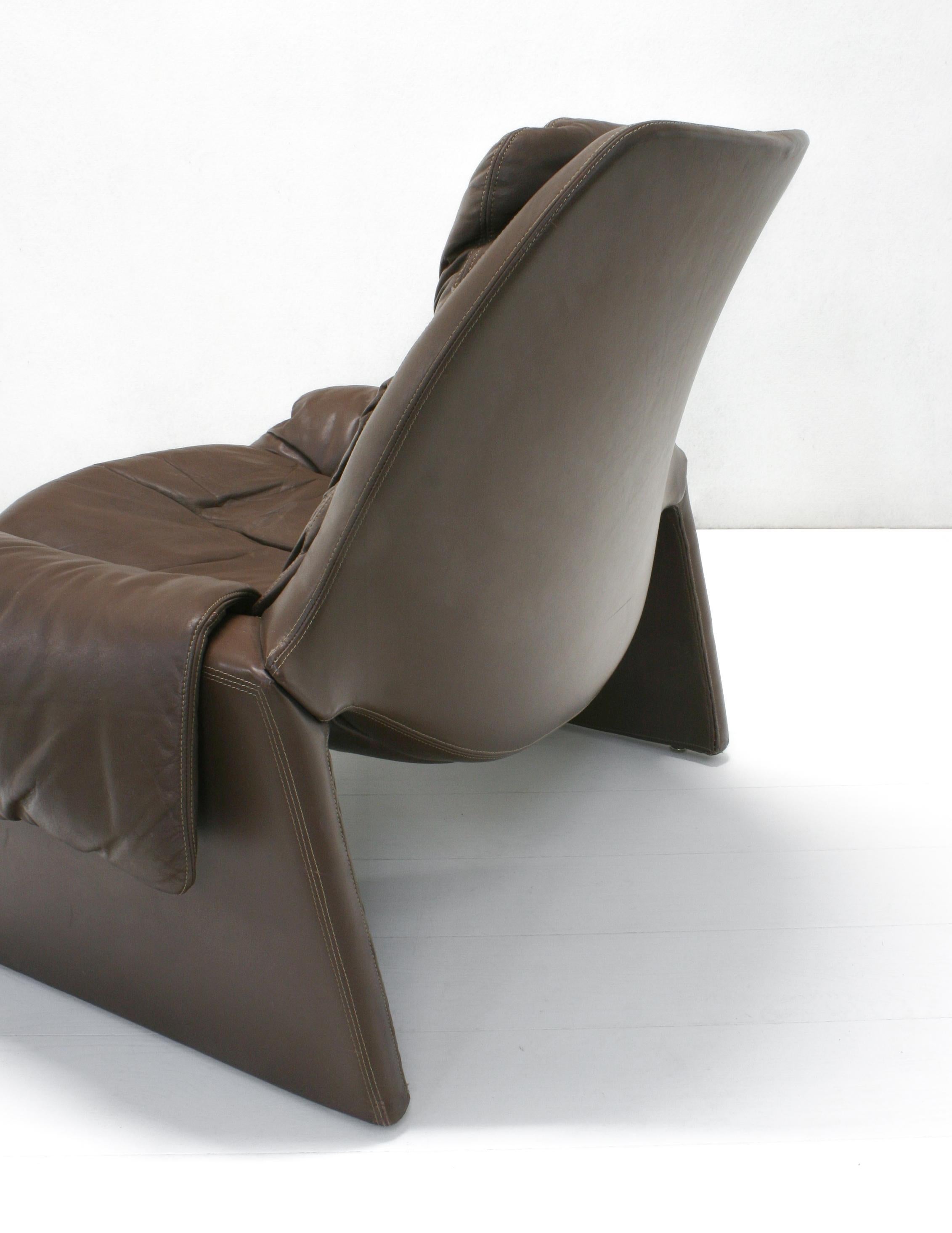 1970s Proposals P60 Lounge Chair & P61 Ottoman by Vittorio Introini for Saporiti For Sale 4