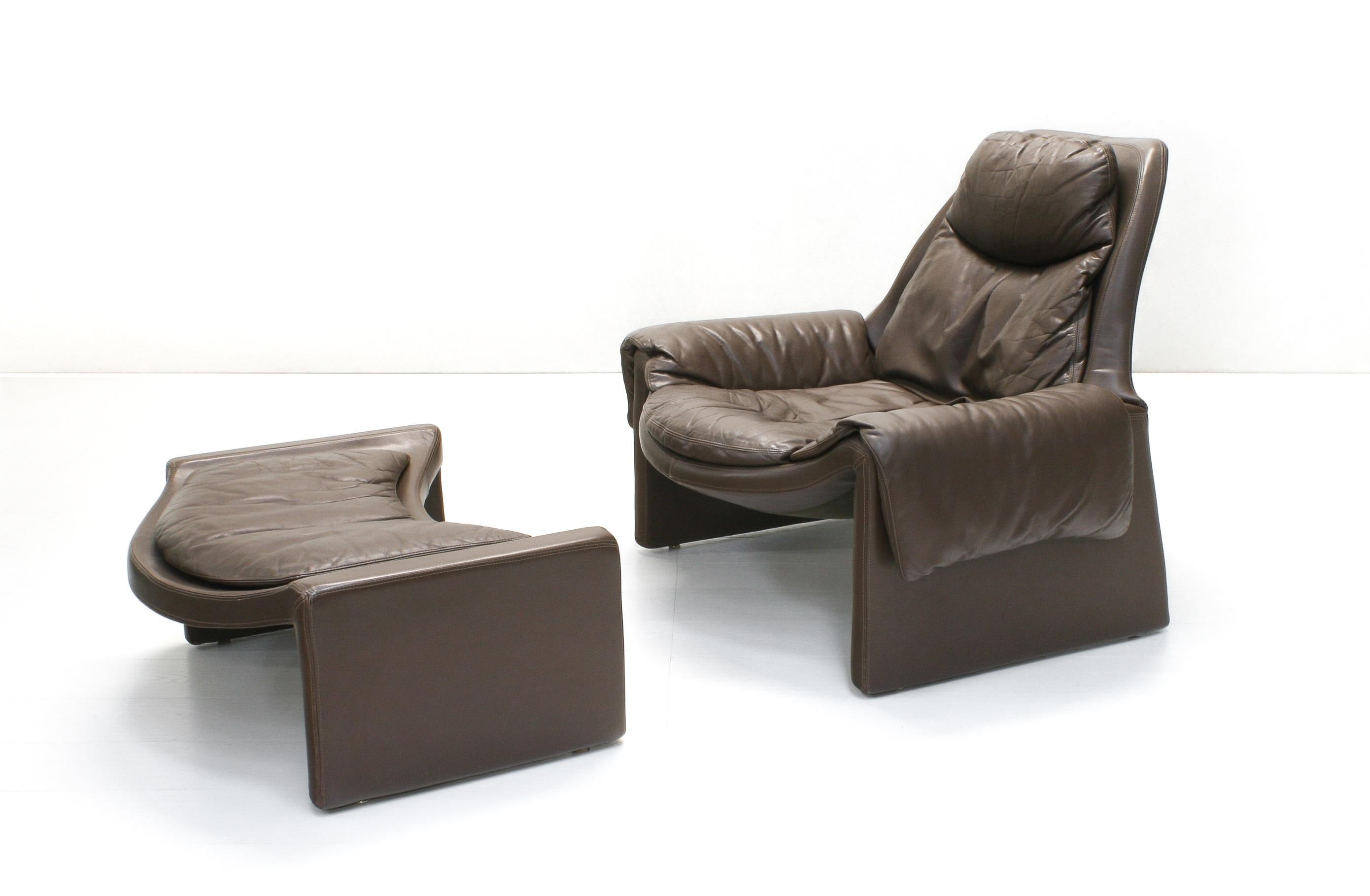Italian 1970s Proposals P60 Lounge Chair & P61 Ottoman by Vittorio Introini for Saporiti For Sale