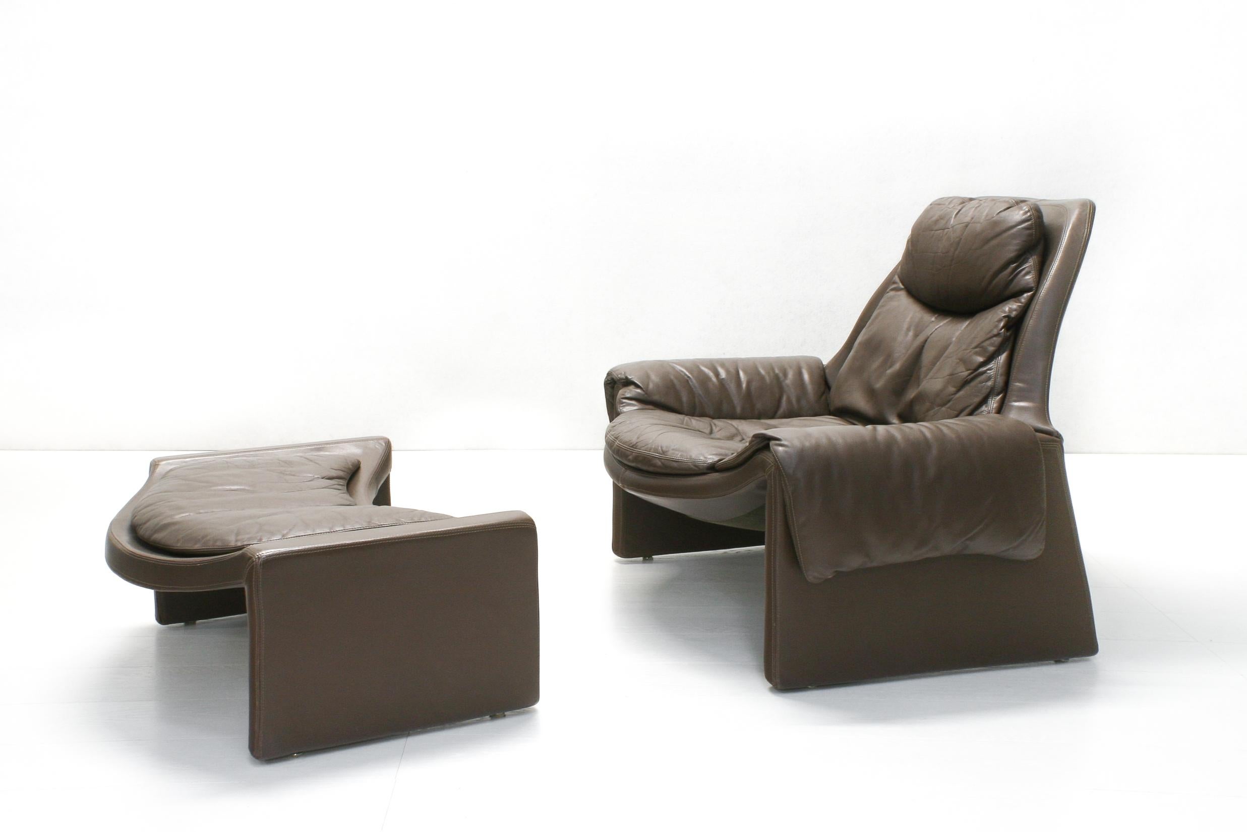 20th Century 1970s Proposals P60 Lounge Chair & P61 Ottoman by Vittorio Introini for Saporiti For Sale