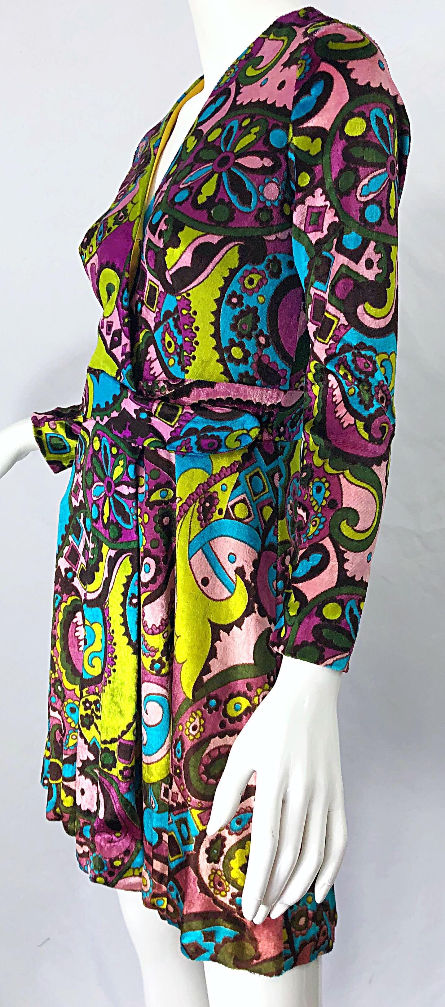 1970s Psychedelic Paisley Print Colorful Velour Vintage 70s Wrap Dress For Sale 2