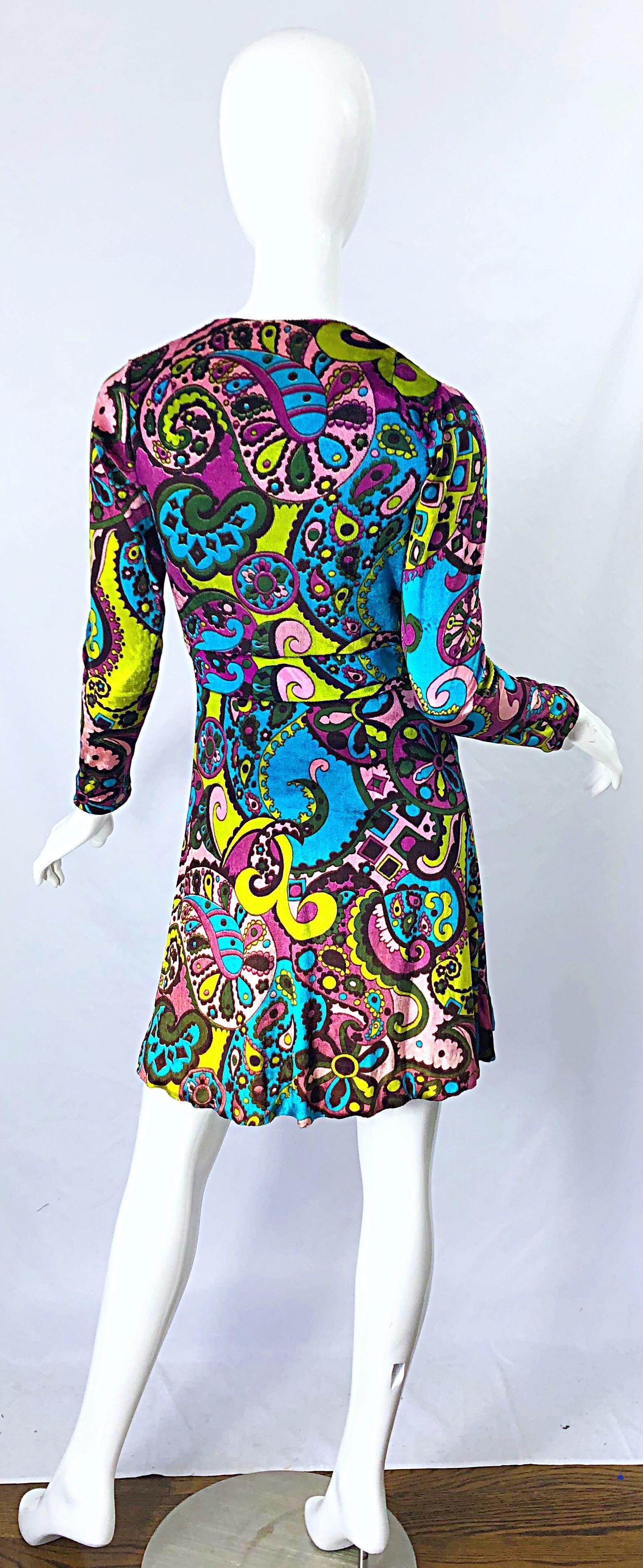 1970s Psychedelic Paisley Print Colorful Velour Vintage 70s Wrap Dress For Sale 3