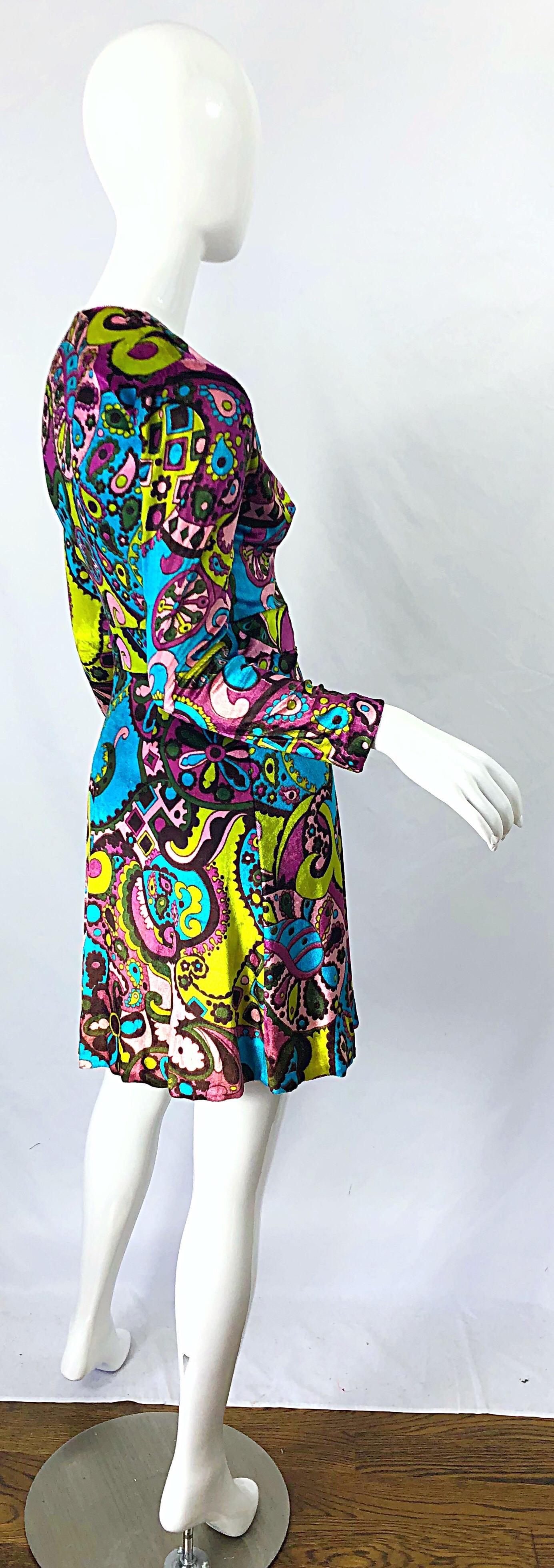1970s Psychedelic Paisley Print Colorful Velour Vintage 70s Wrap Dress In Excellent Condition For Sale In San Diego, CA