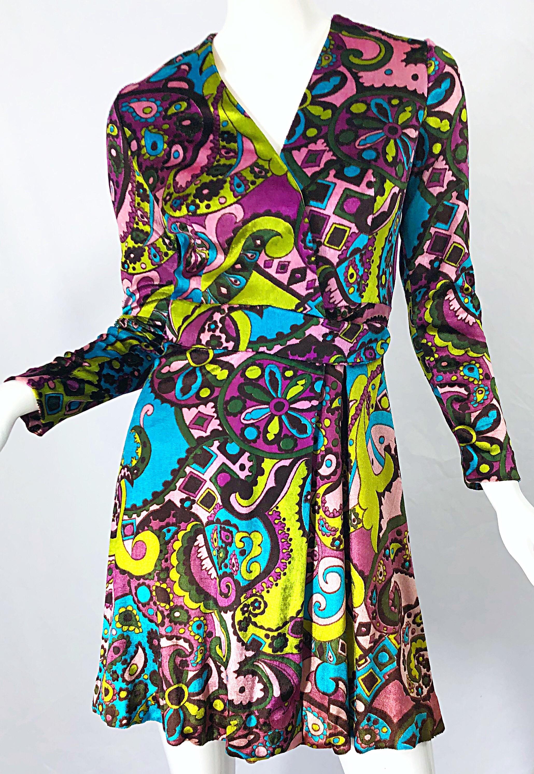 1970s Psychedelic Paisley Print Colorful Velour Vintage 70s Wrap Dress For Sale 1
