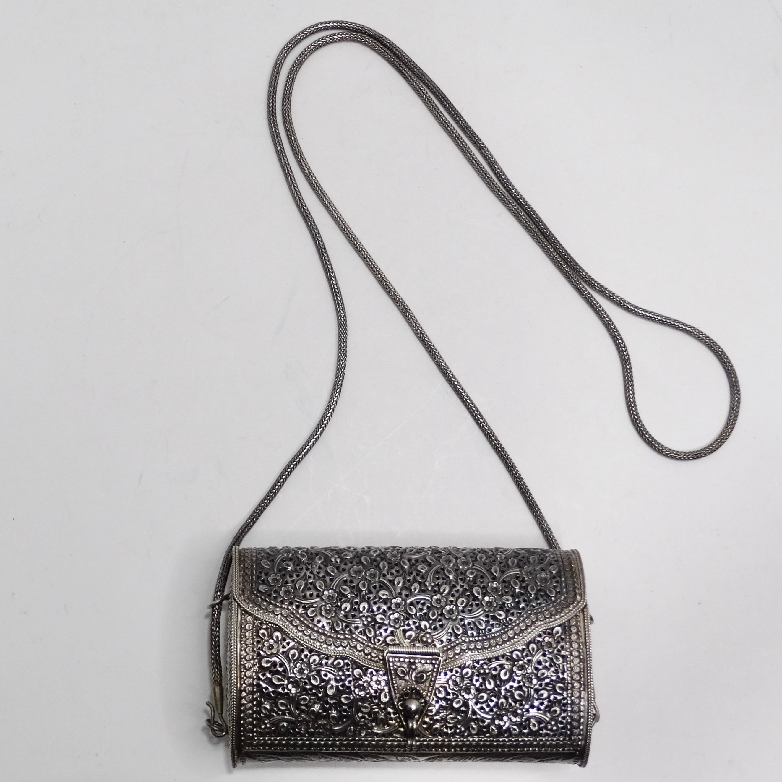 1970s Pure Silver Crossbody Handbag For Sale 7