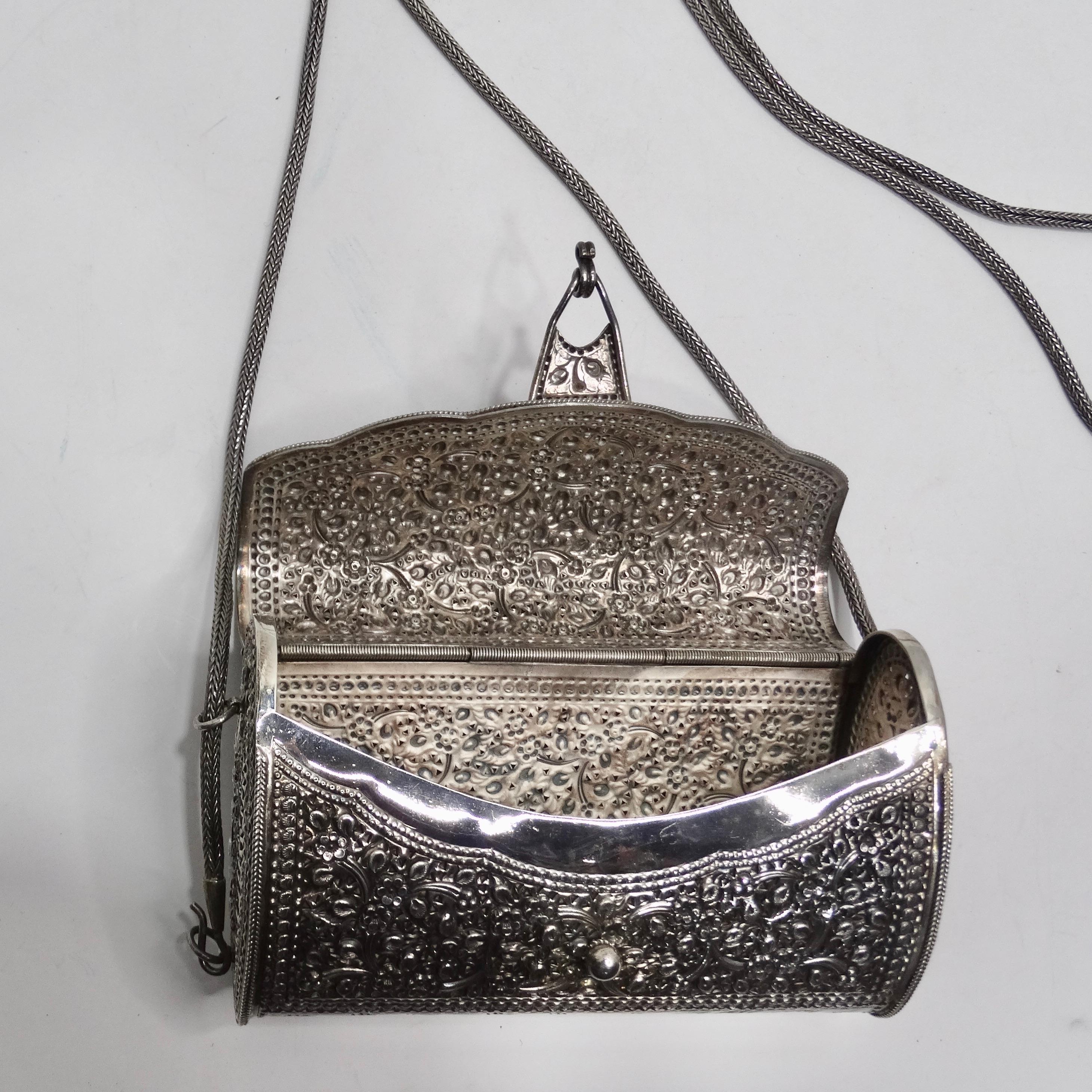 1970s Pure Silver Crossbody Handbag For Sale 8