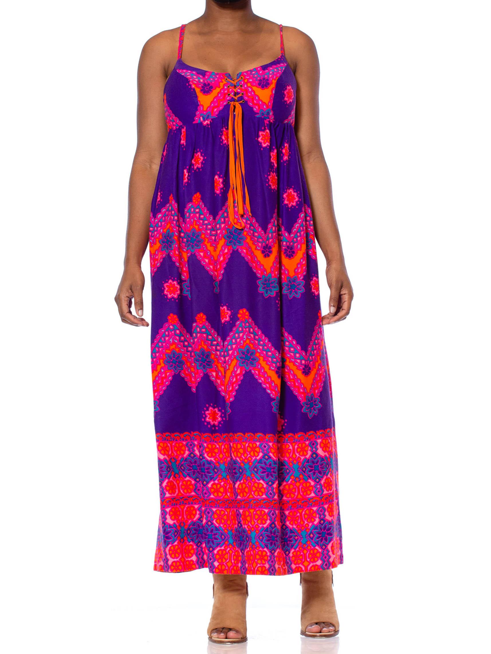 1970'S Purple, Pink & Orange Cotton Barkcloth Psychedelic Empire Waist Maxi Dre In Excellent Condition In New York, NY