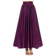 Falda de noche de tafetán de seda morada de los años 70 al estilo de YSL